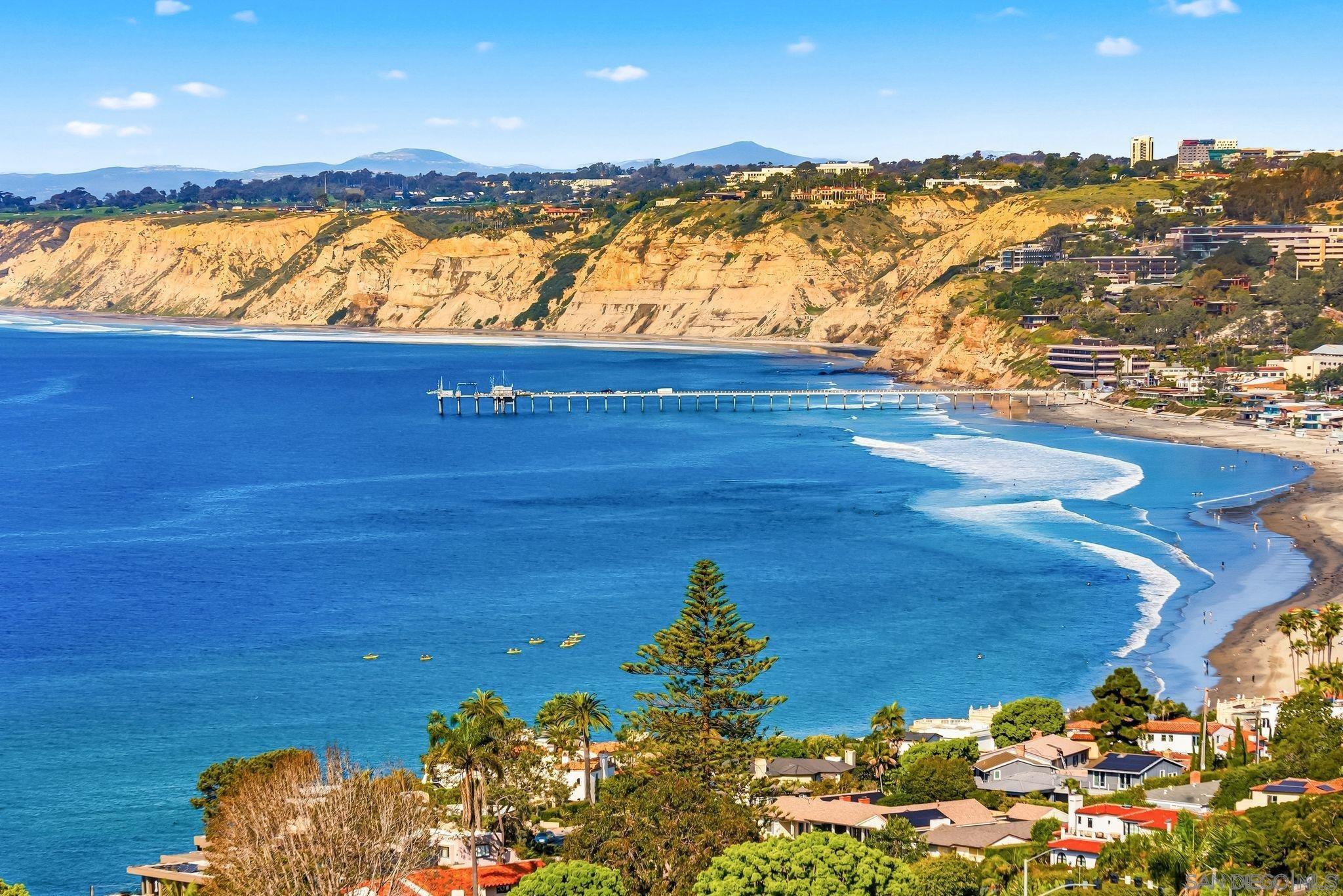 Detail Gallery Image 2 of 13 For 1586  Crespo Dr, La Jolla,  CA 92037 - 3 Beds | 3/1 Baths