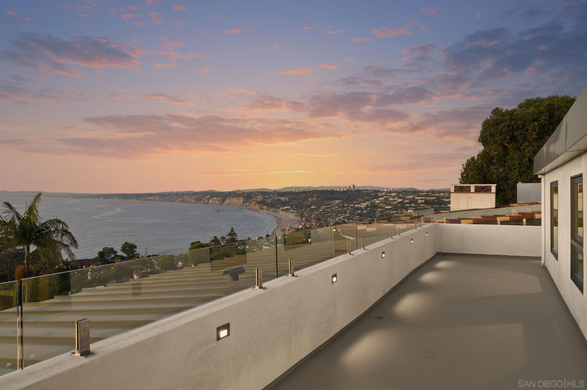 Detail Gallery Image 11 of 13 For 1586  Crespo Dr, La Jolla,  CA 92037 - 3 Beds | 3/1 Baths