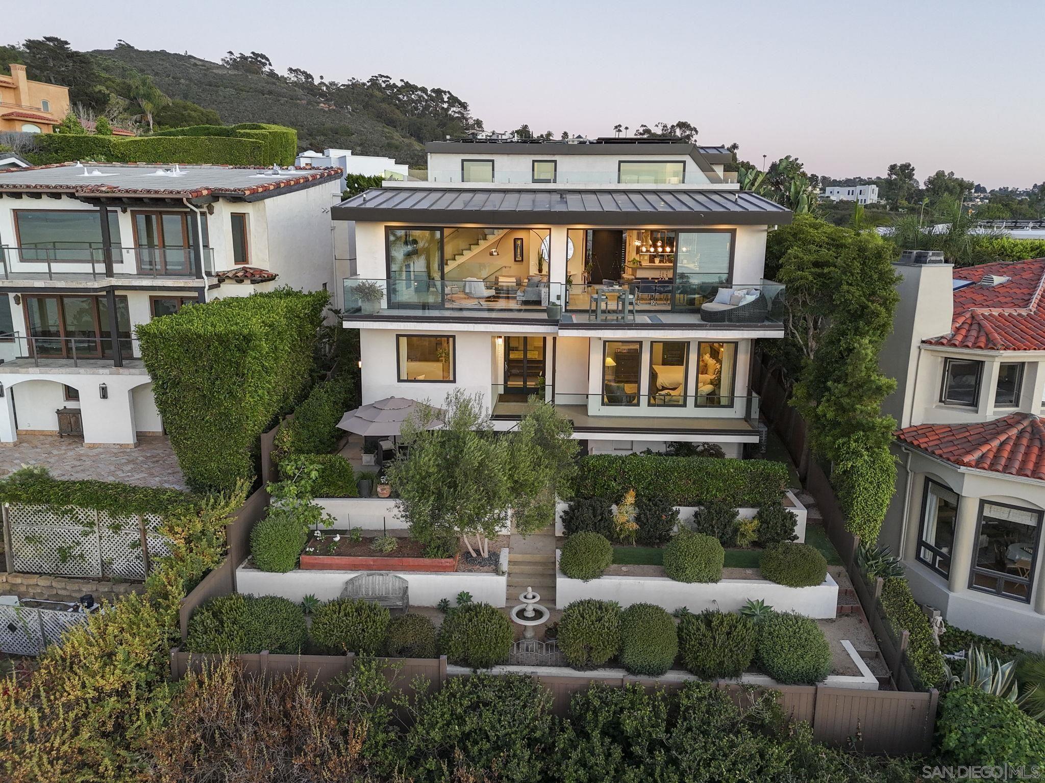 Detail Gallery Image 12 of 13 For 1586  Crespo Dr, La Jolla,  CA 92037 - 3 Beds | 3/1 Baths