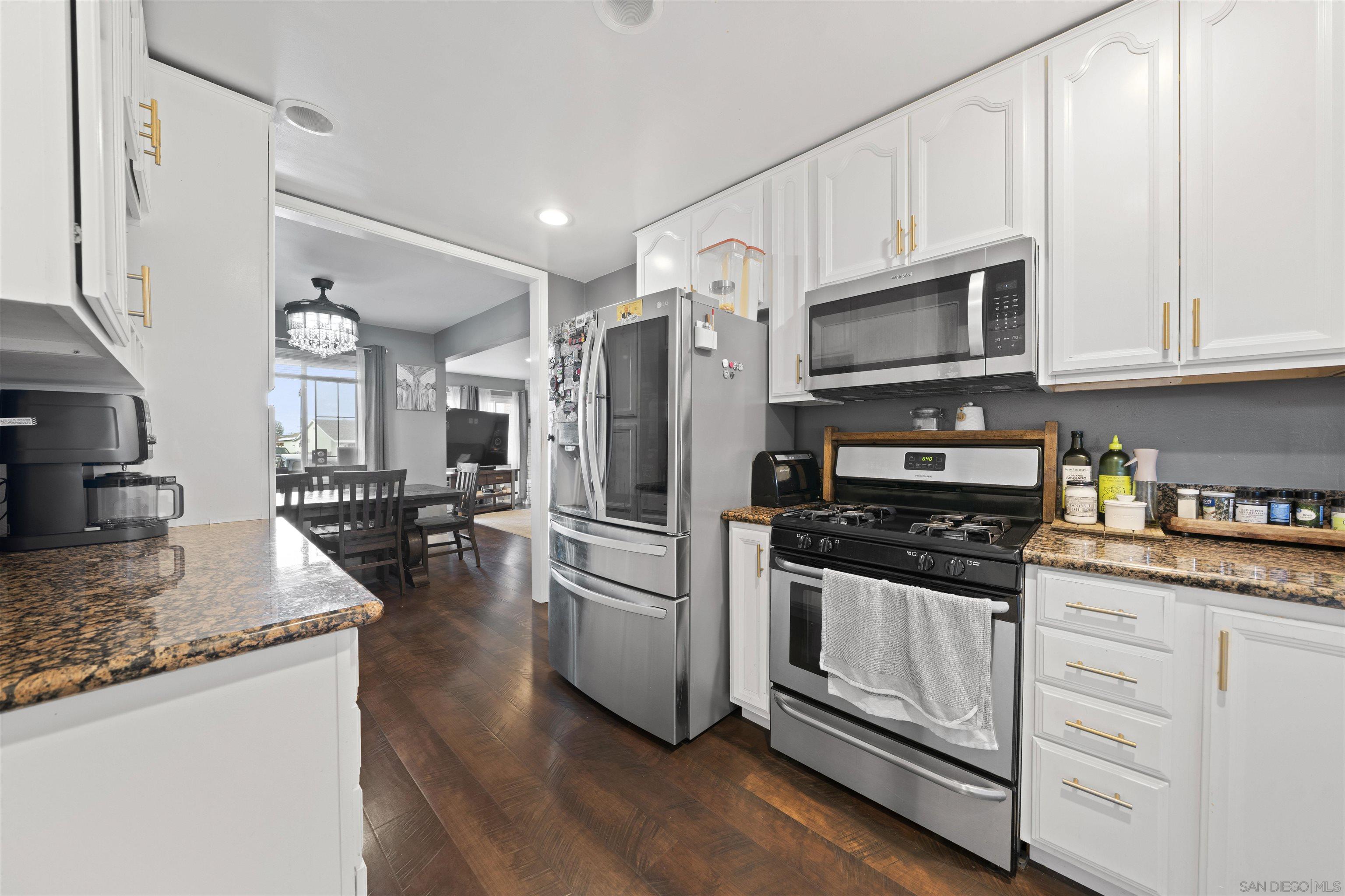 Detail Gallery Image 15 of 51 For 655  Robert Ave, Chula Vista,  CA 91910 - 3 Beds | 2 Baths