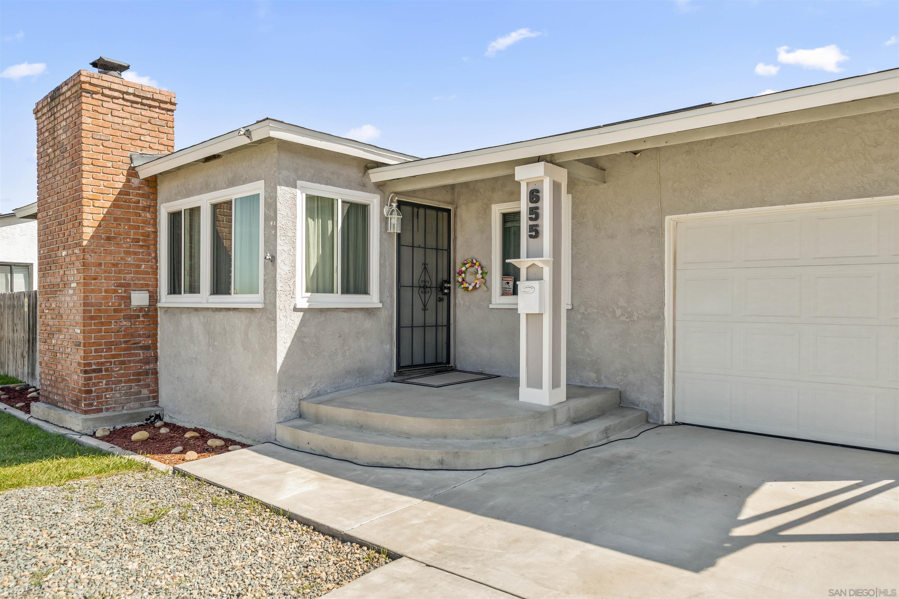 Detail Gallery Image 4 of 51 For 655  Robert Ave, Chula Vista,  CA 91910 - 3 Beds | 2 Baths