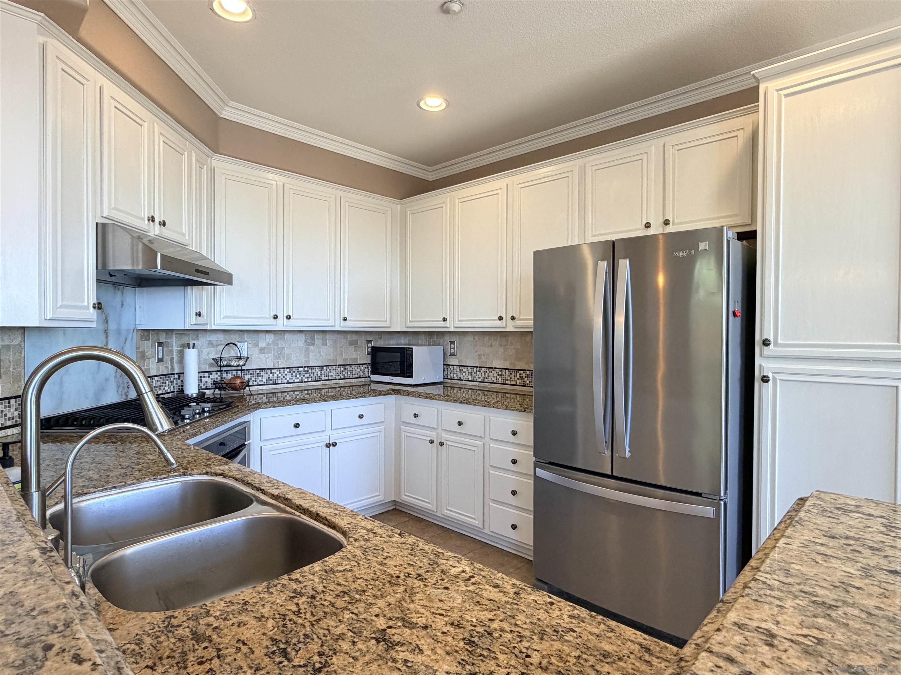 Detail Gallery Image 11 of 51 For 9923  Fieldthorn St., San Diego,  CA 92127 - 3 Beds | 2/1 Baths