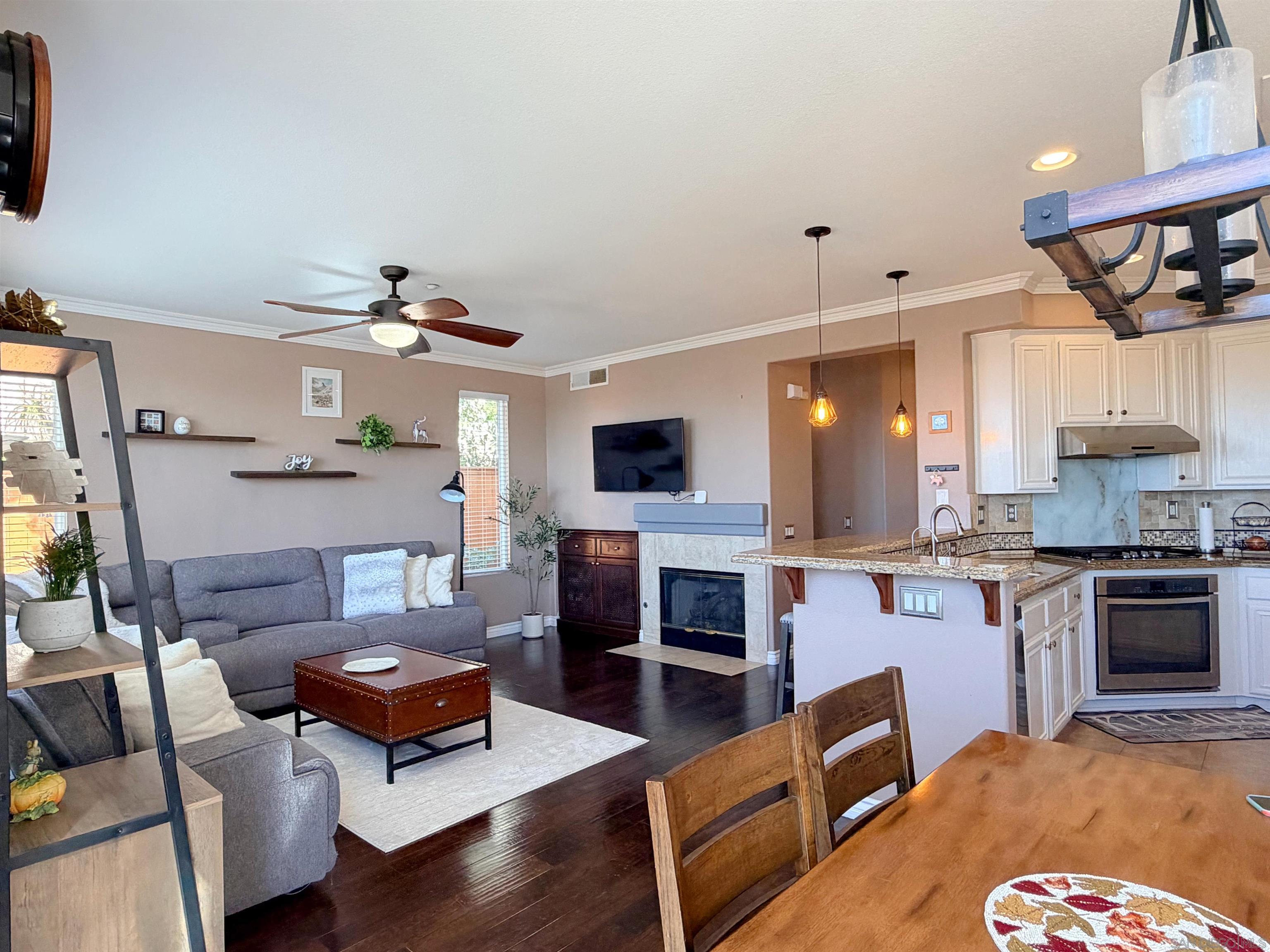 Detail Gallery Image 17 of 51 For 9923  Fieldthorn St., San Diego,  CA 92127 - 3 Beds | 2/1 Baths