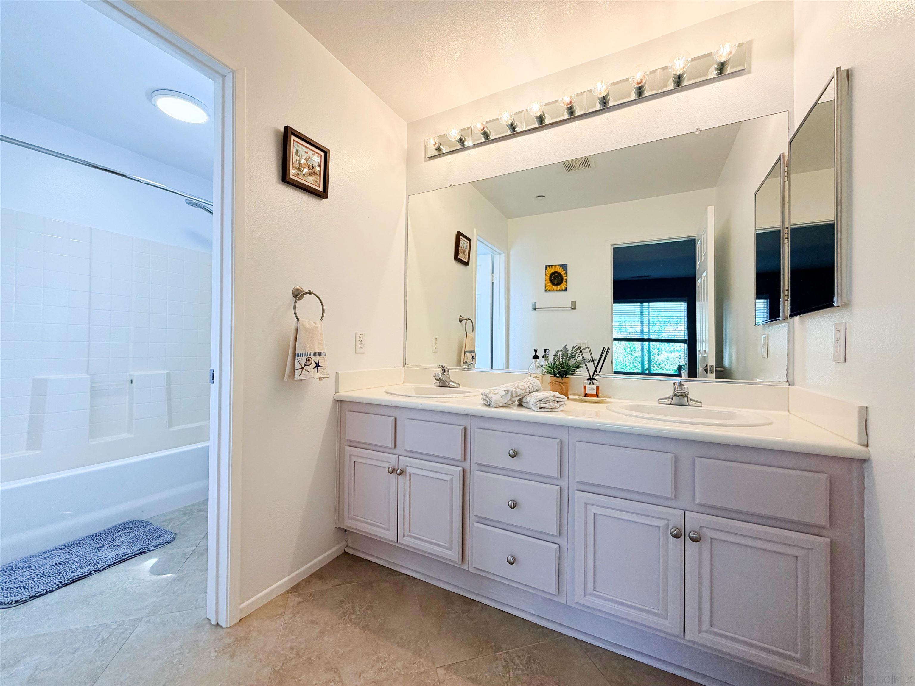 Detail Gallery Image 21 of 51 For 9923  Fieldthorn St., San Diego,  CA 92127 - 3 Beds | 2/1 Baths