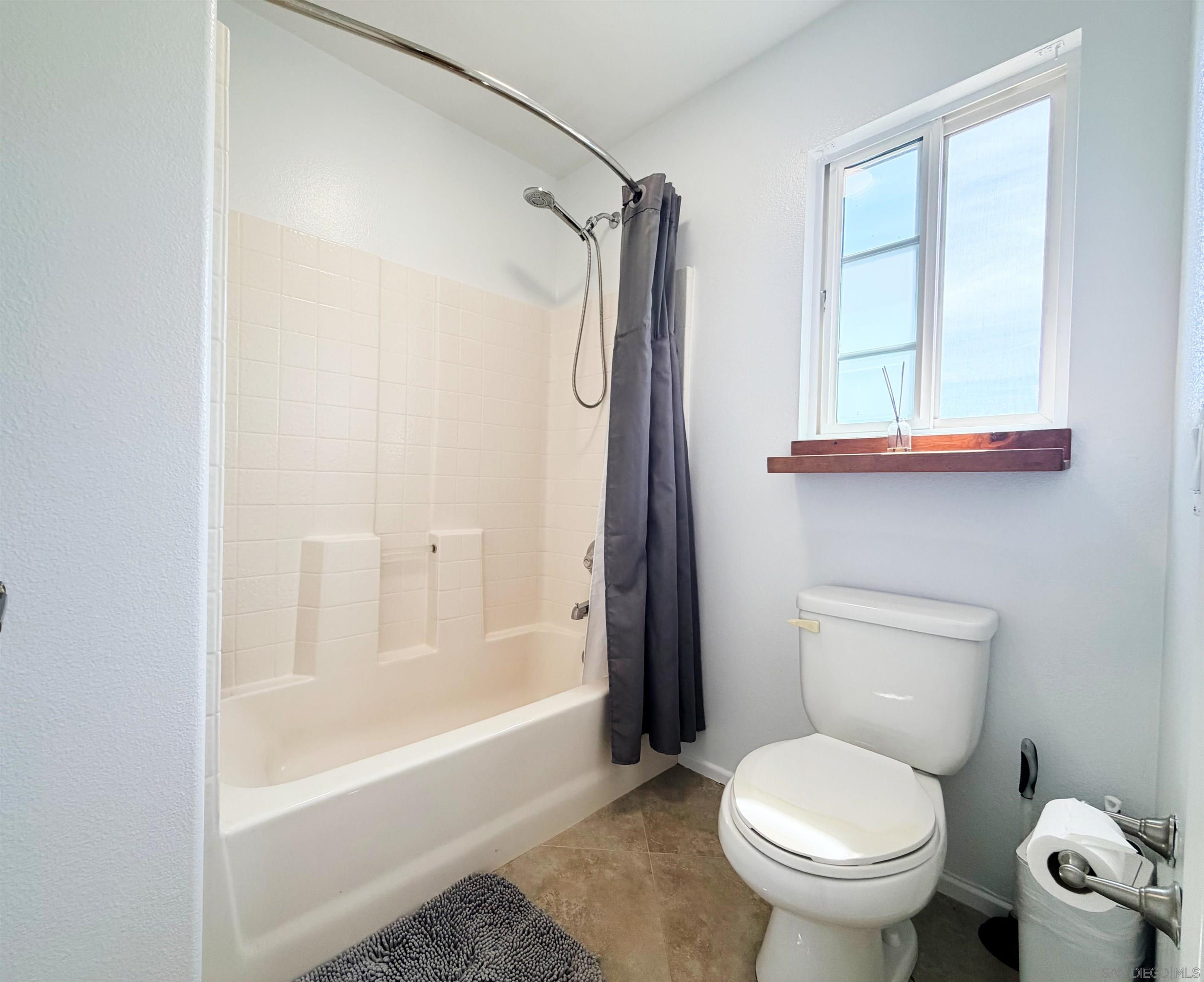 Detail Gallery Image 23 of 51 For 9923  Fieldthorn St., San Diego,  CA 92127 - 3 Beds | 2/1 Baths