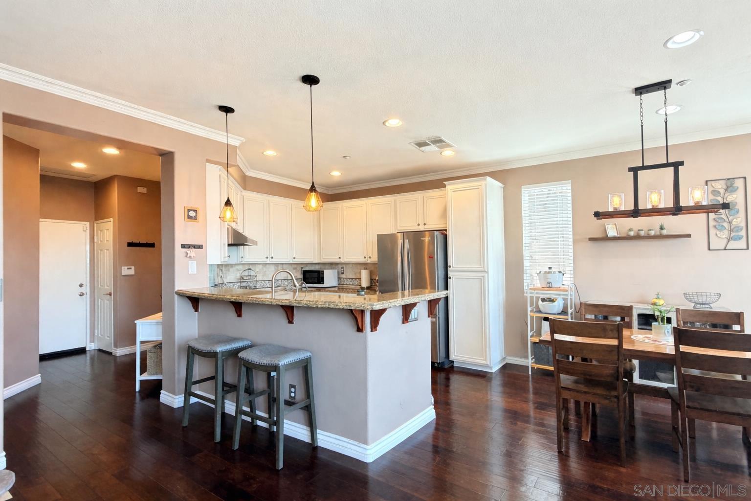 Detail Gallery Image 10 of 51 For 9923  Fieldthorn St., San Diego,  CA 92127 - 3 Beds | 2/1 Baths