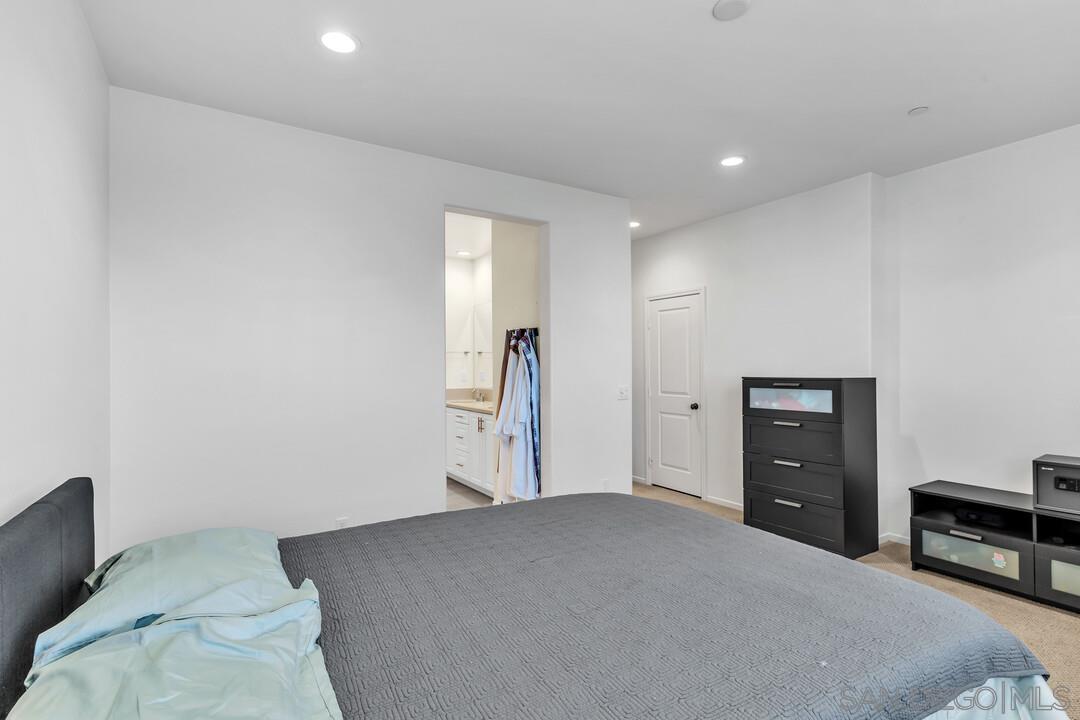 Detail Gallery Image 11 of 34 For 1961  Avenida Citron Unit 115  #115,  Chula Vista,  CA 91913 - 3 Beds | 2/1 Baths