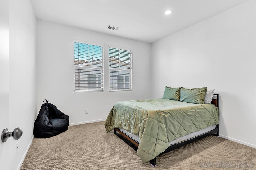 Detail Gallery Image 14 of 34 For 1961  Avenida Citron Unit 115  #115,  Chula Vista,  CA 91913 - 3 Beds | 2/1 Baths