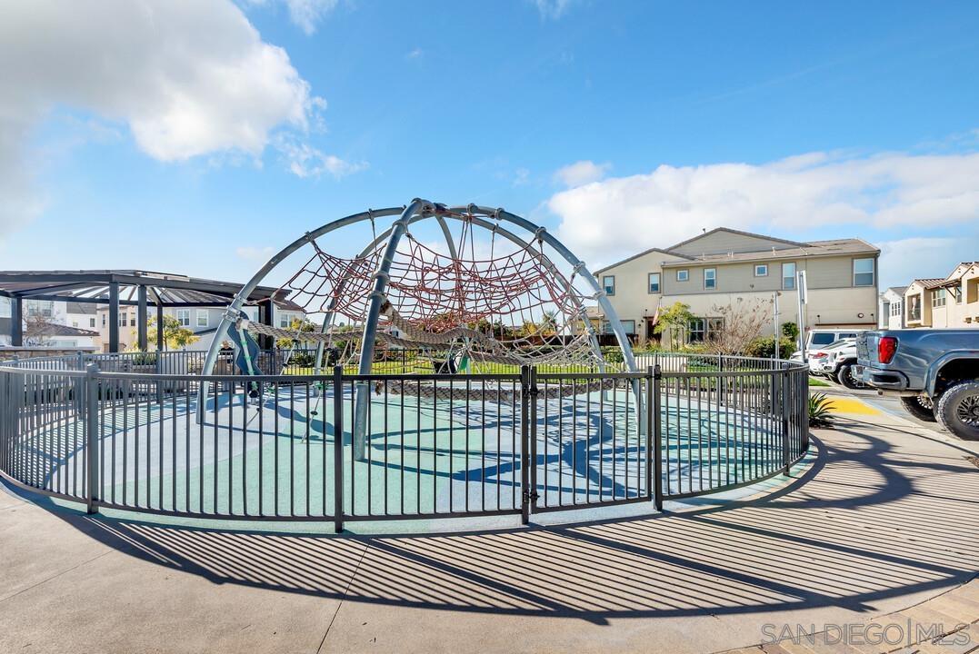 Detail Gallery Image 23 of 34 For 1961  Avenida Citron Unit 115  #115,  Chula Vista,  CA 91913 - 3 Beds | 2/1 Baths