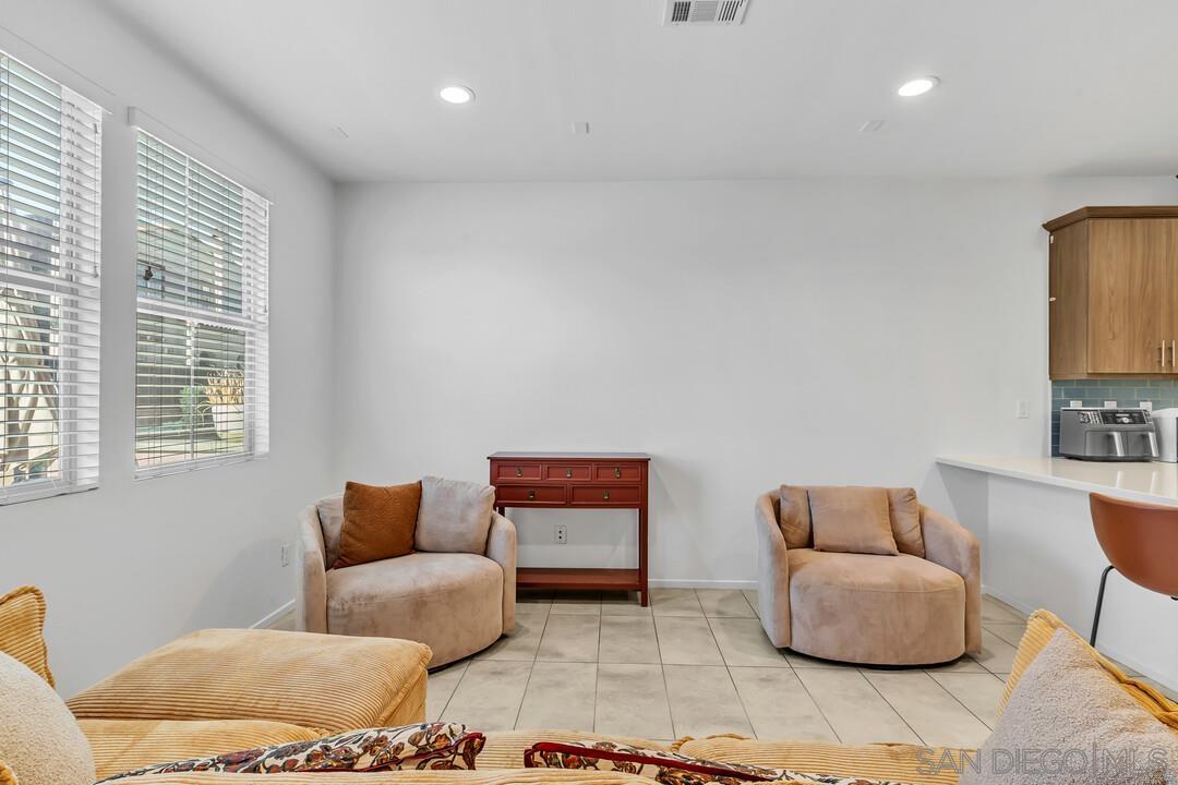 Detail Gallery Image 31 of 34 For 1961  Avenida Citron Unit 115  #115,  Chula Vista,  CA 91913 - 3 Beds | 2/1 Baths