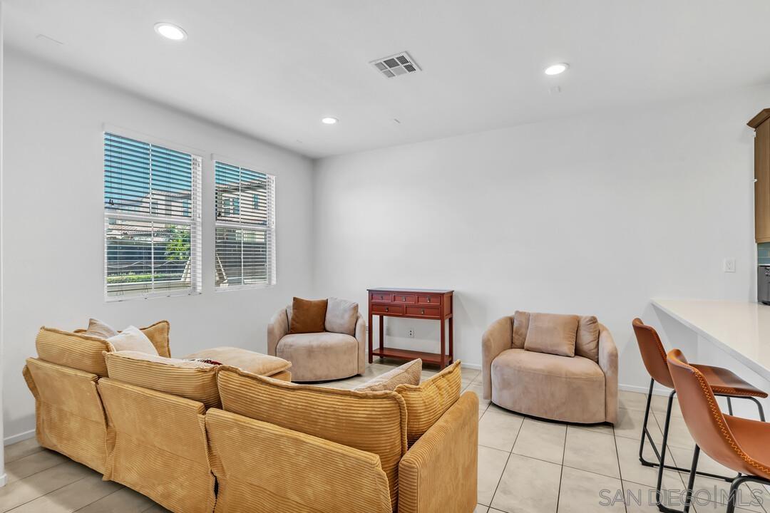 Detail Gallery Image 32 of 34 For 1961  Avenida Citron Unit 115  #115,  Chula Vista,  CA 91913 - 3 Beds | 2/1 Baths