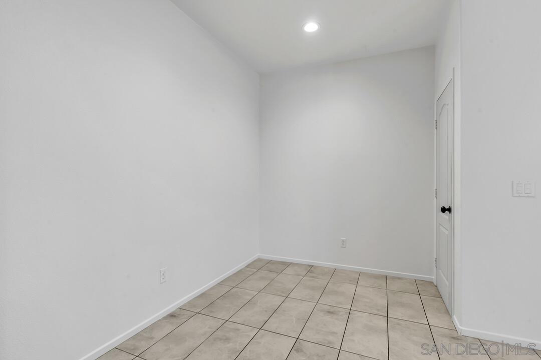 Detail Gallery Image 34 of 34 For 1961  Avenida Citron Unit 115  #115,  Chula Vista,  CA 91913 - 3 Beds | 2/1 Baths