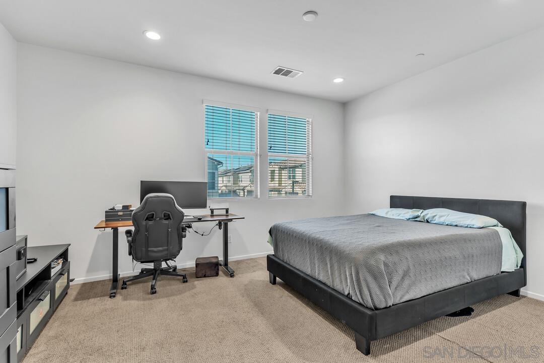 Detail Gallery Image 9 of 34 For 1961  Avenida Citron Unit 115  #115,  Chula Vista,  CA 91913 - 3 Beds | 2/1 Baths