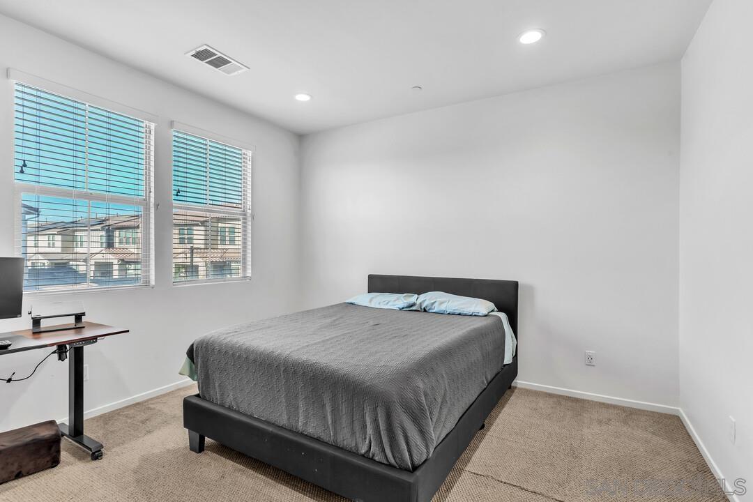 Detail Gallery Image 10 of 34 For 1961  Avenida Citron Unit 115  #115,  Chula Vista,  CA 91913 - 3 Beds | 2/1 Baths