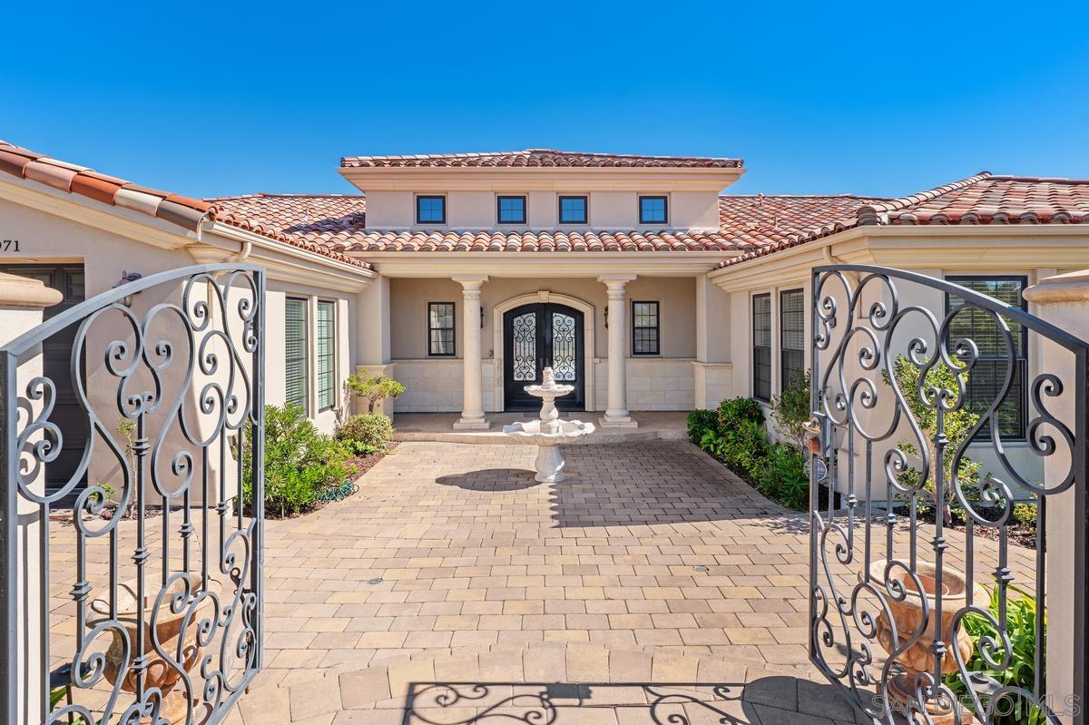 Detail Gallery Image 2 of 29 For 5971  La Jolla Mesa Dr, La Jolla,  CA 92037 - 4 Beds | 3 Baths