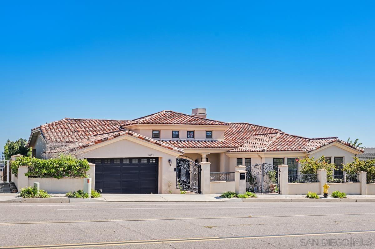 Detail Gallery Image 5 of 29 For 5971  La Jolla Mesa Dr, La Jolla,  CA 92037 - 4 Beds | 3 Baths