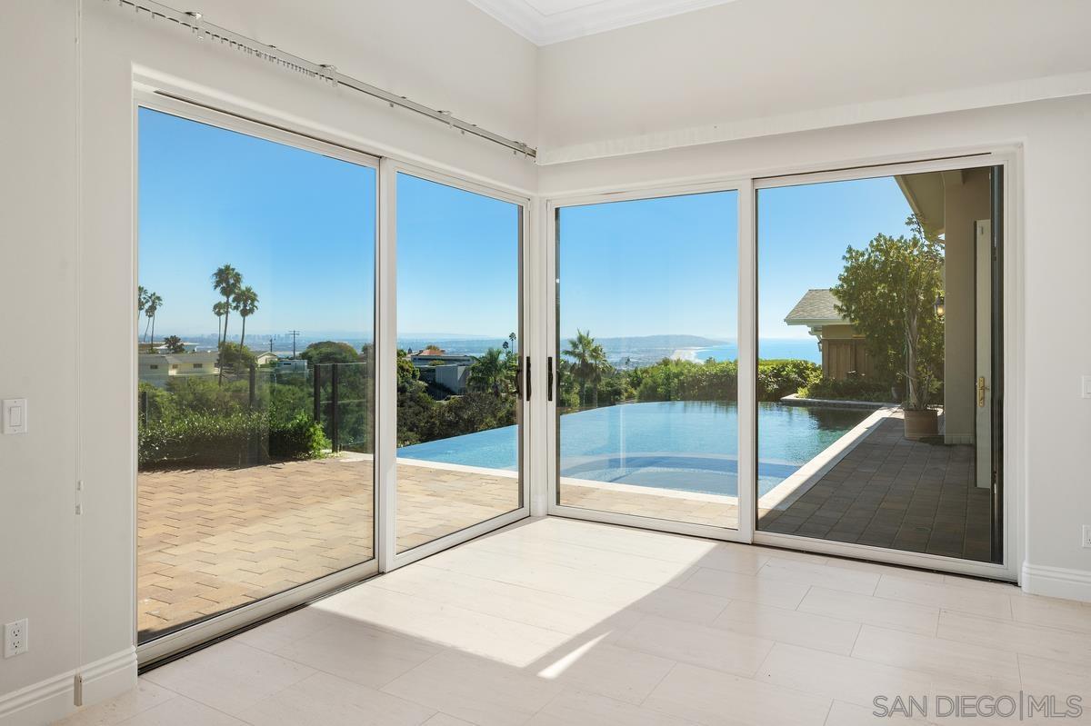 Detail Gallery Image 7 of 29 For 5971  La Jolla Mesa Dr, La Jolla,  CA 92037 - 4 Beds | 3 Baths