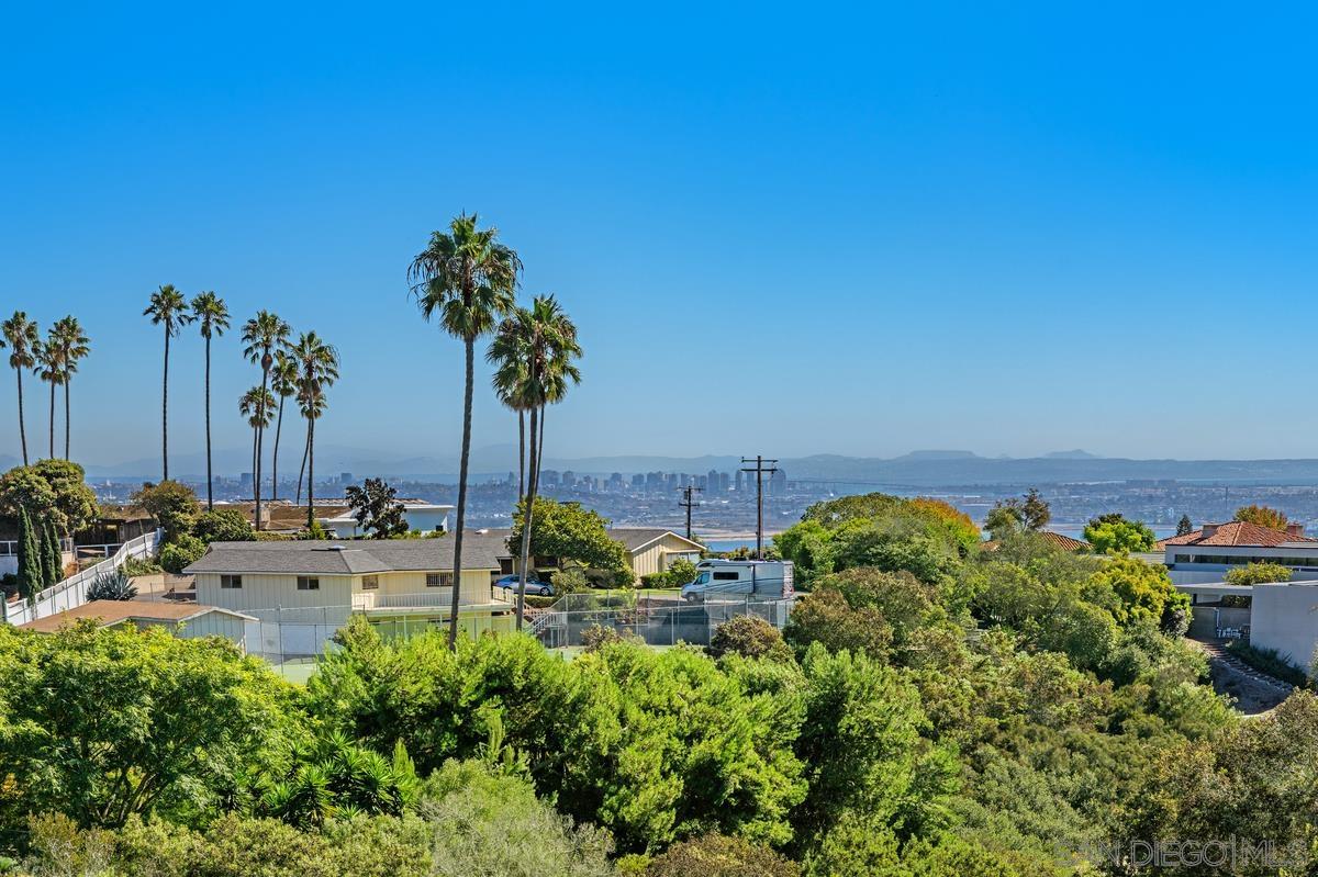 Detail Gallery Image 9 of 29 For 5971  La Jolla Mesa Dr, La Jolla,  CA 92037 - 4 Beds | 3 Baths