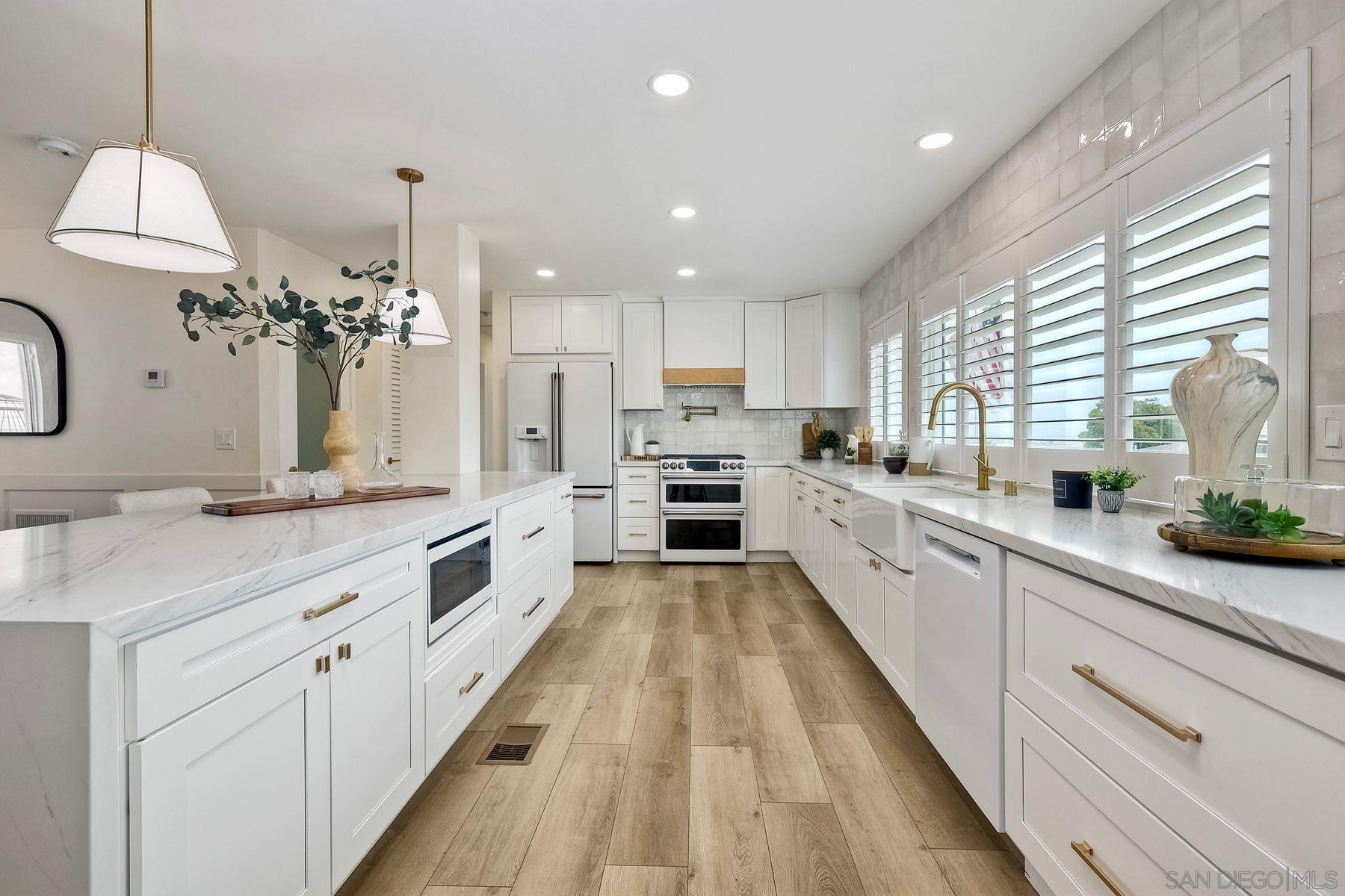 Detail Gallery Image 7 of 43 For 3380  Trumbull St, San Diego,  CA 92106 - 4 Beds | 3 Baths