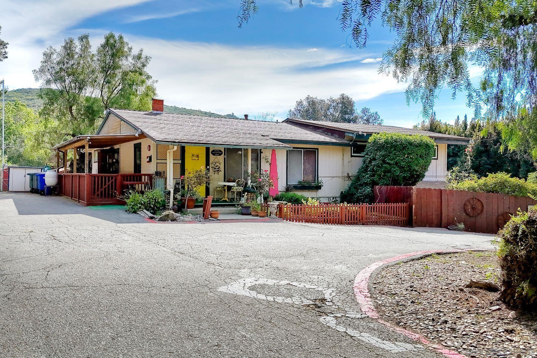 Detail Gallery Image 3 of 12 For 14911  Espola Rd, Poway,  CA 92064 - 7 Beds | 1/3 Baths