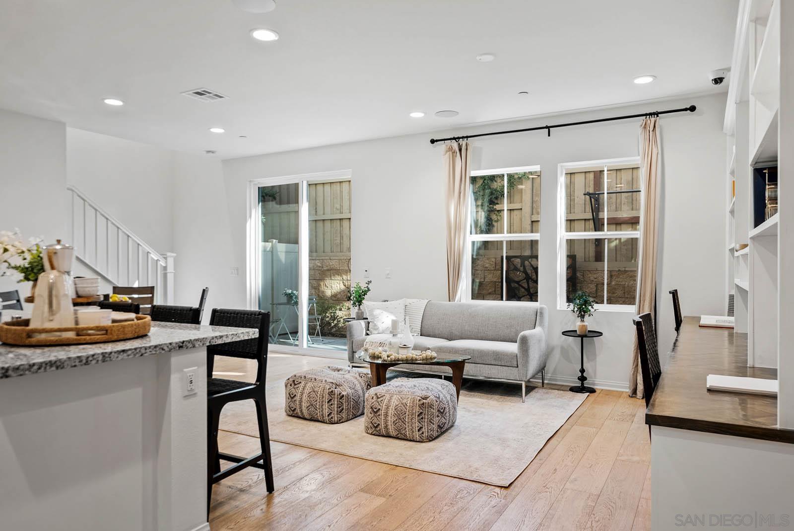 Detail Gallery Image 13 of 59 For 3135  Linwood St, Vista,  CA 92081 - 3 Beds | 2/1 Baths