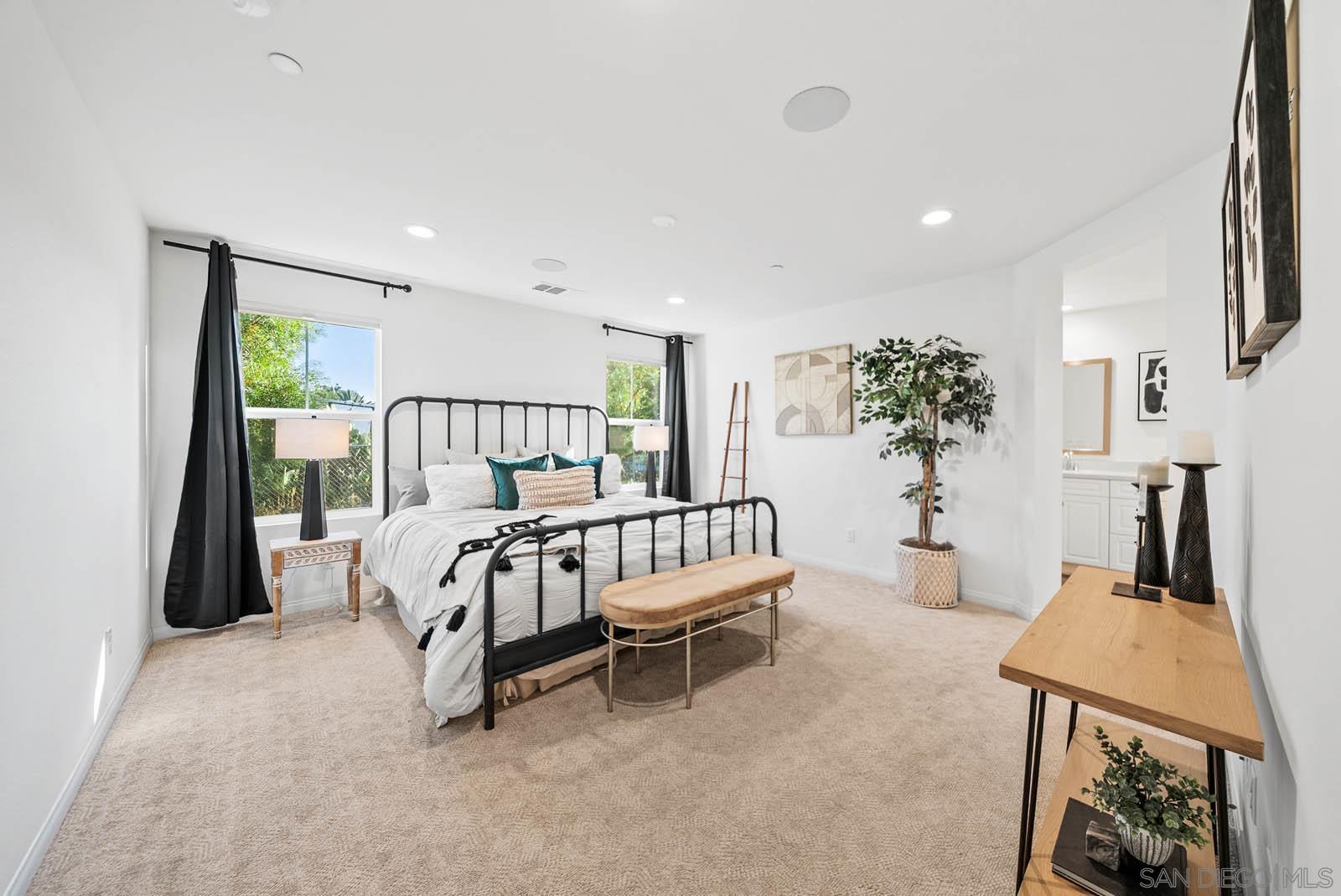 Detail Gallery Image 16 of 59 For 3135  Linwood St, Vista,  CA 92081 - 3 Beds | 2/1 Baths