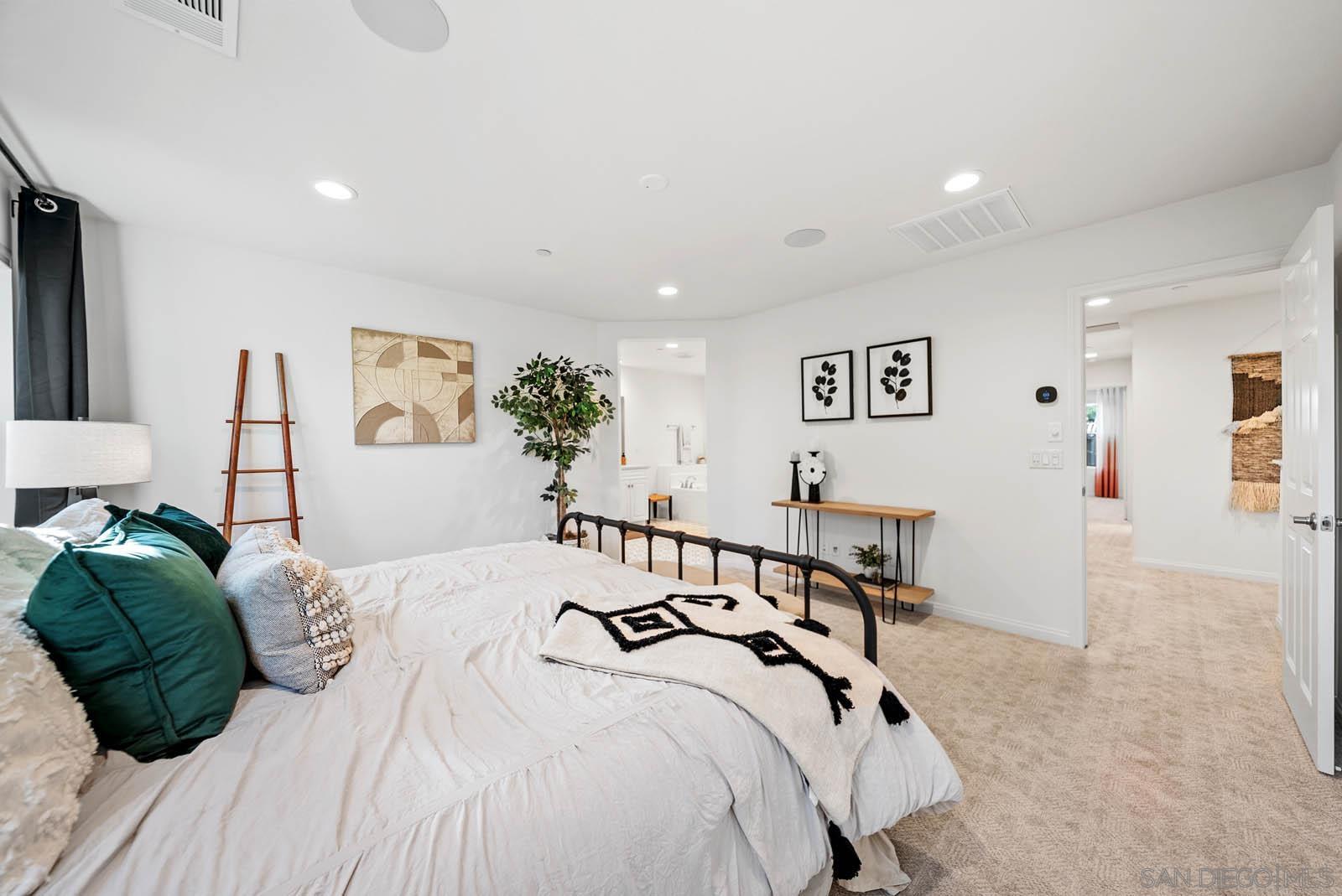 Detail Gallery Image 19 of 59 For 3135  Linwood St, Vista,  CA 92081 - 3 Beds | 2/1 Baths