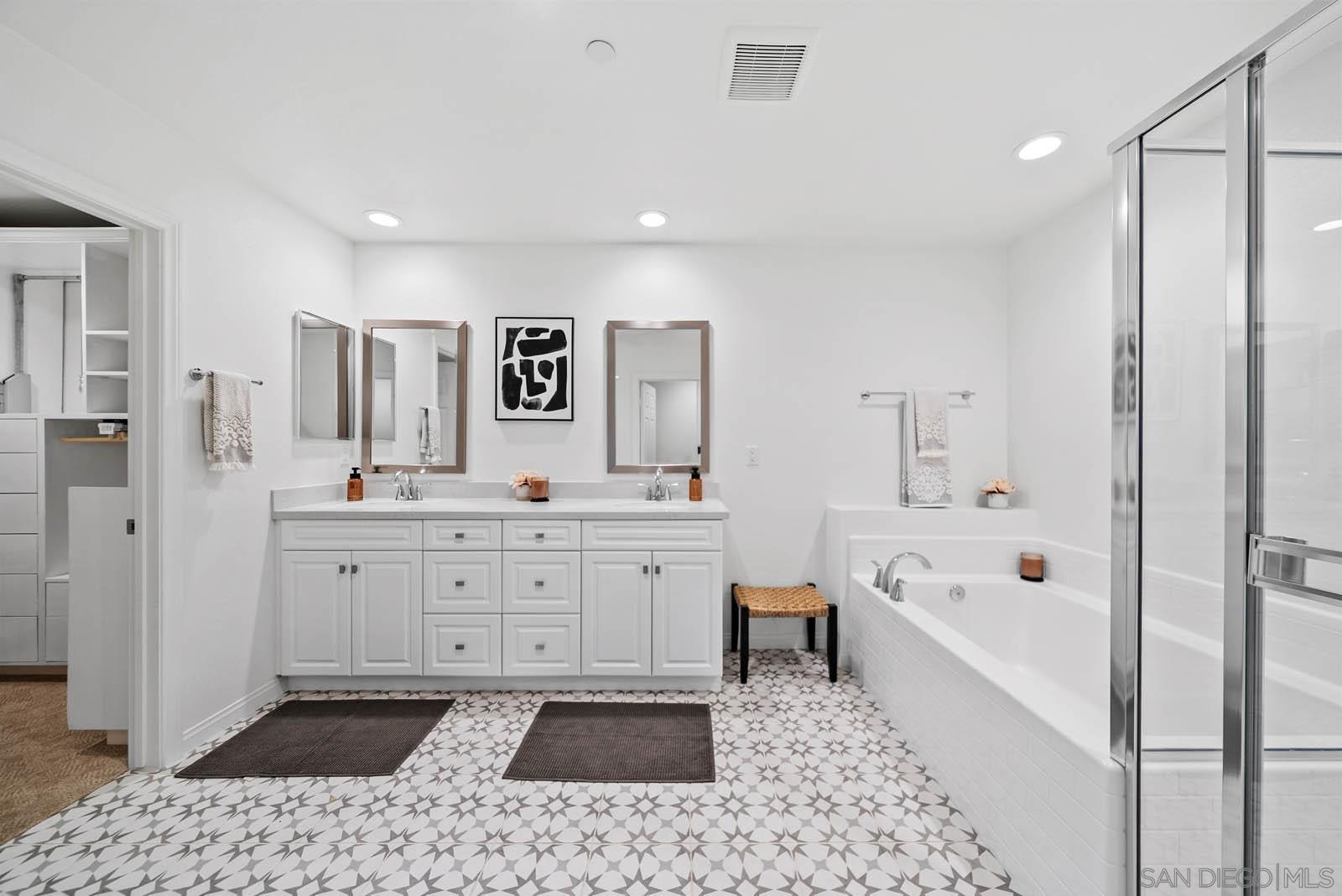 Detail Gallery Image 21 of 59 For 3135  Linwood St, Vista,  CA 92081 - 3 Beds | 2/1 Baths