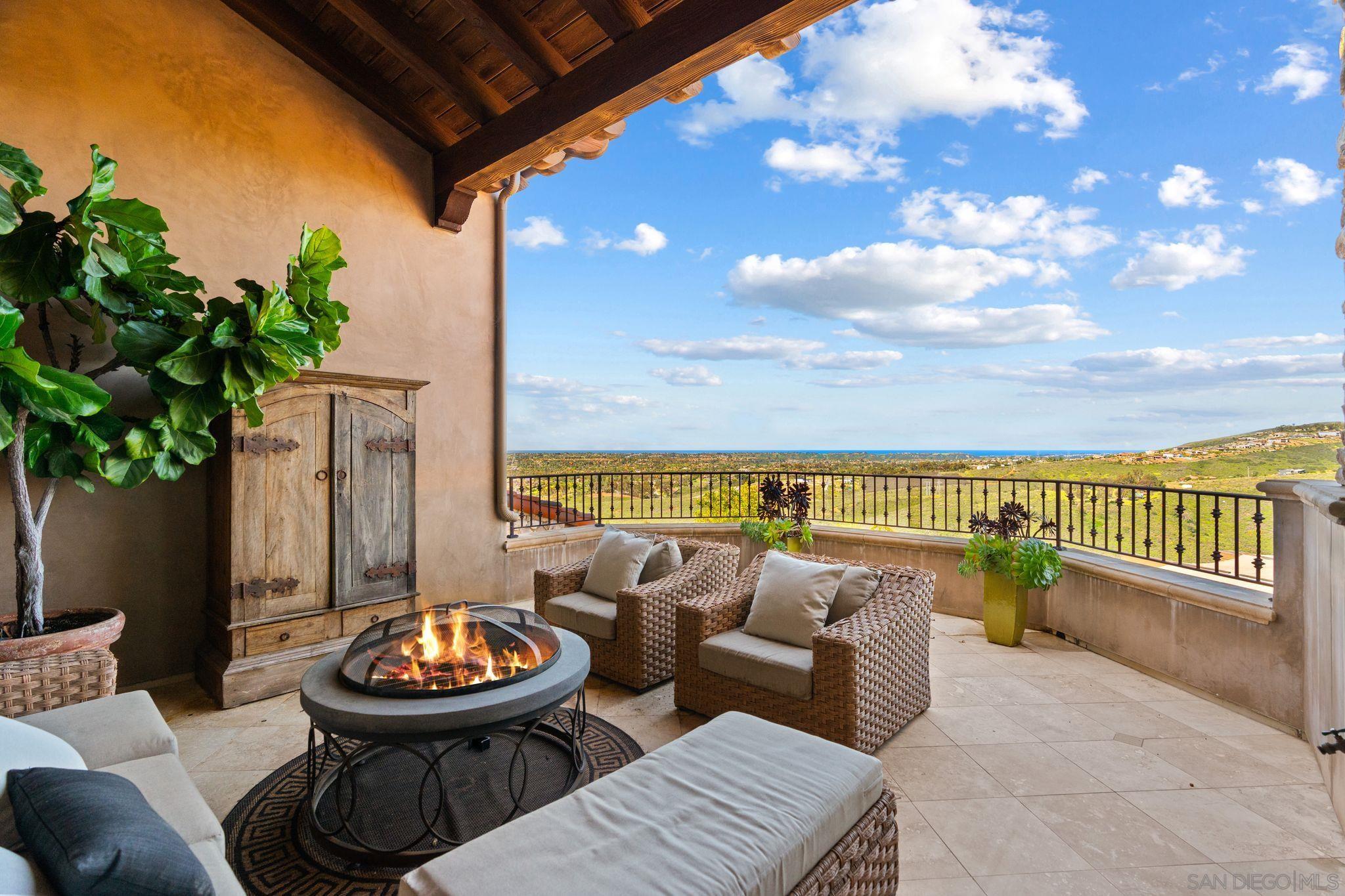 Detail Gallery Image 16 of 34 For 19557  Fortuna Del Este, Escondido,  CA 92029 - 6 Beds | 7/1 Baths