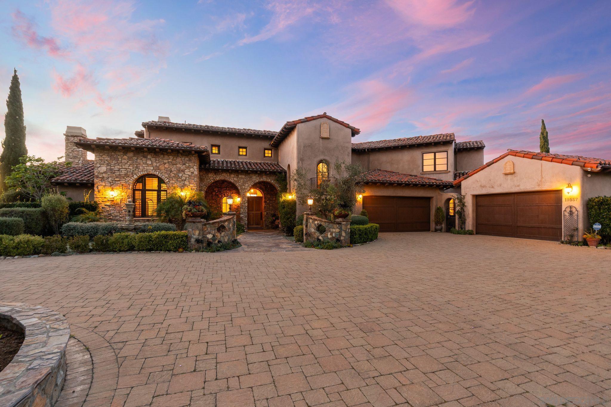 Detail Gallery Image 4 of 34 For 19557  Fortuna Del Este, Escondido,  CA 92029 - 6 Beds | 7/1 Baths