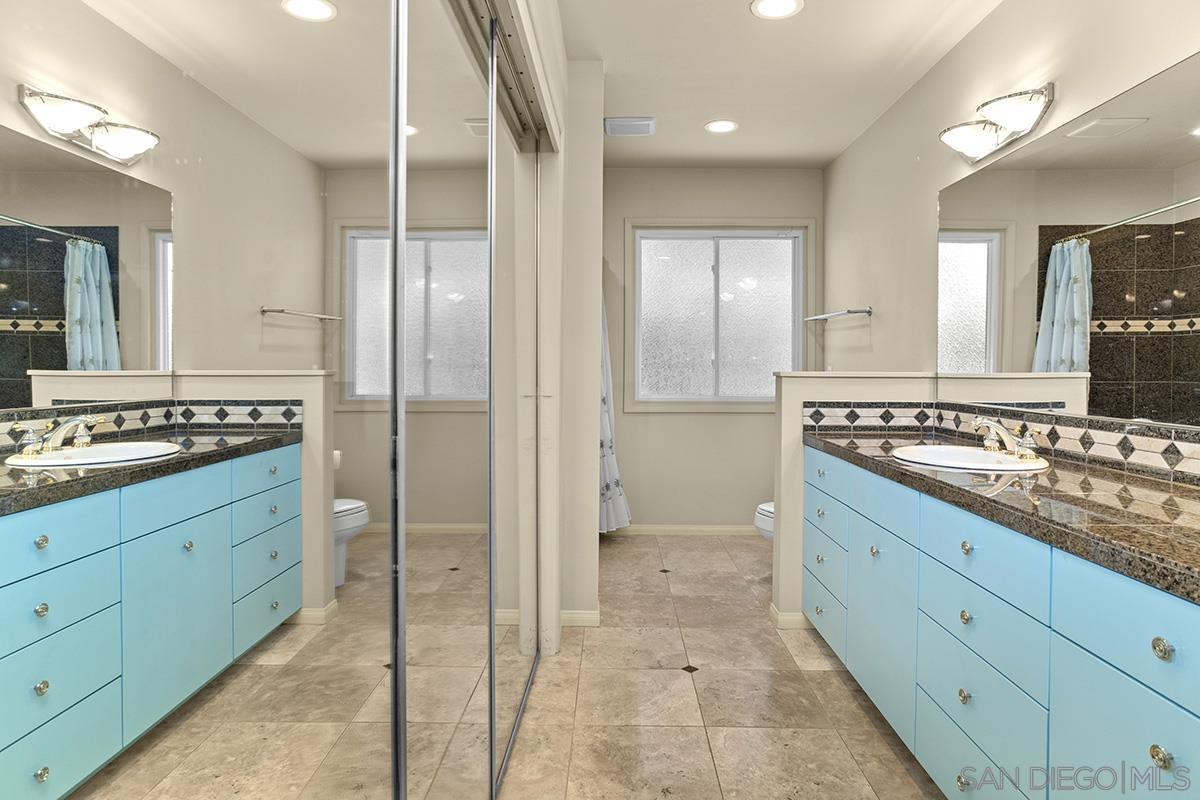 Detail Gallery Image 17 of 25 For 2939  Governor Drive, San Diego,  CA 92122 - 4 Beds | 3 Baths