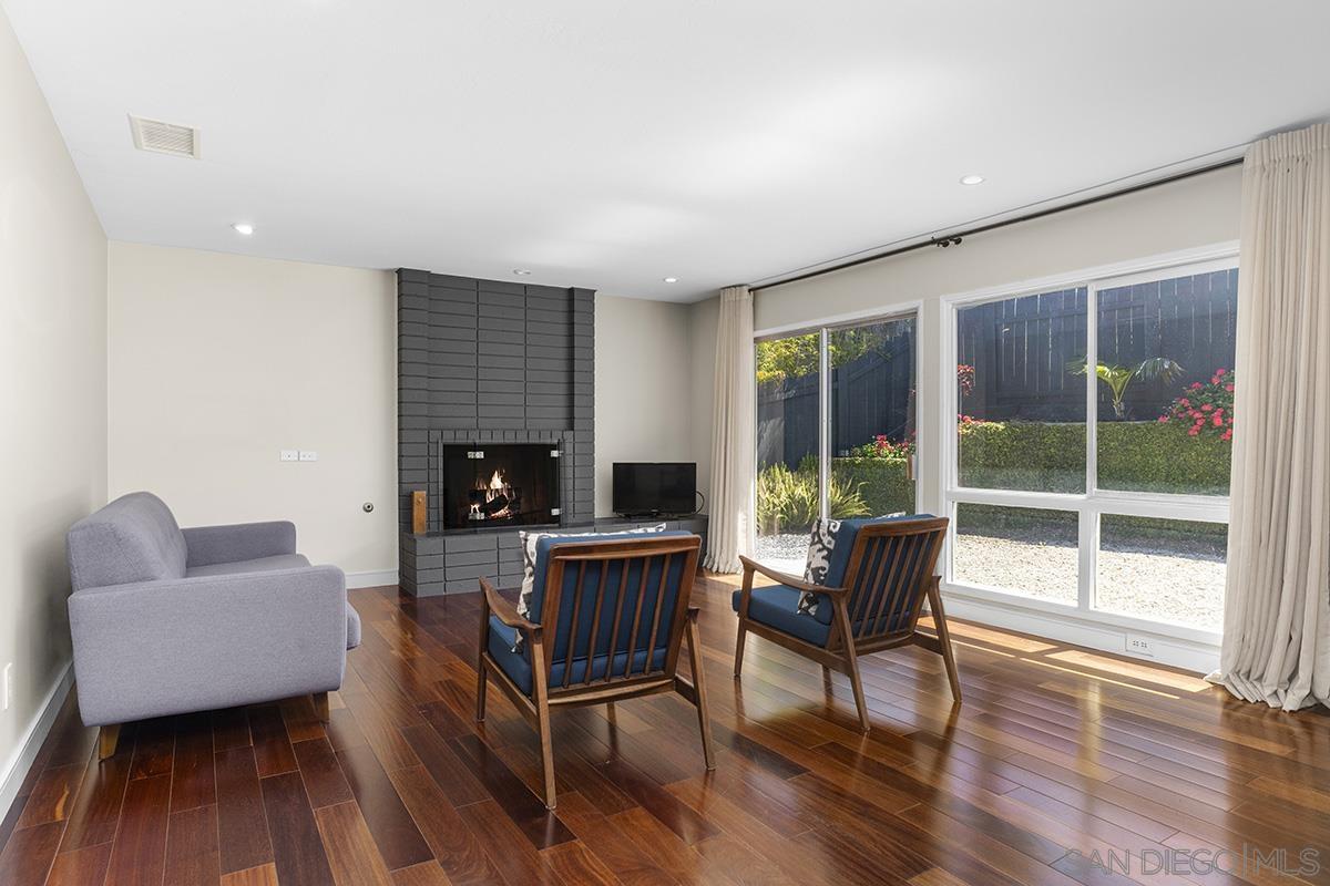 Detail Gallery Image 3 of 25 For 2939  Governor Drive, San Diego,  CA 92122 - 4 Beds | 3 Baths