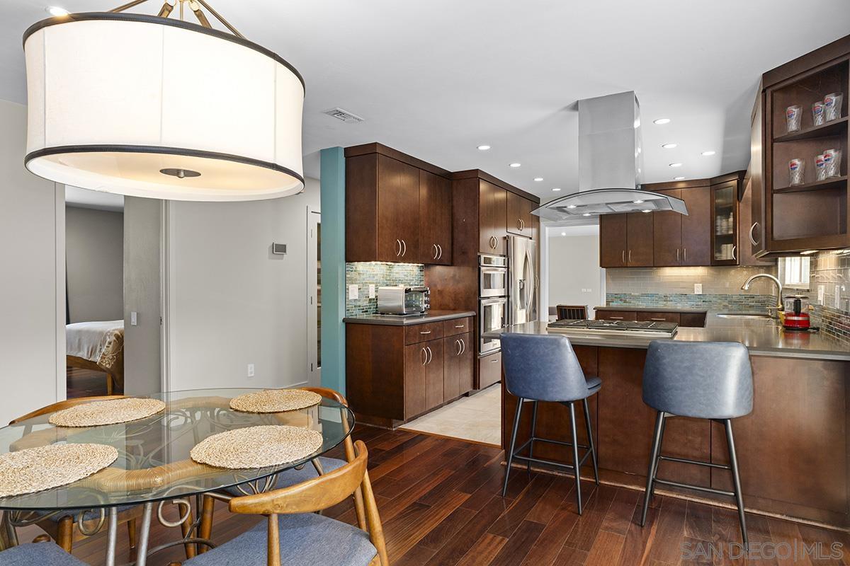 Detail Gallery Image 7 of 25 For 2939  Governor Drive, San Diego,  CA 92122 - 4 Beds | 3 Baths