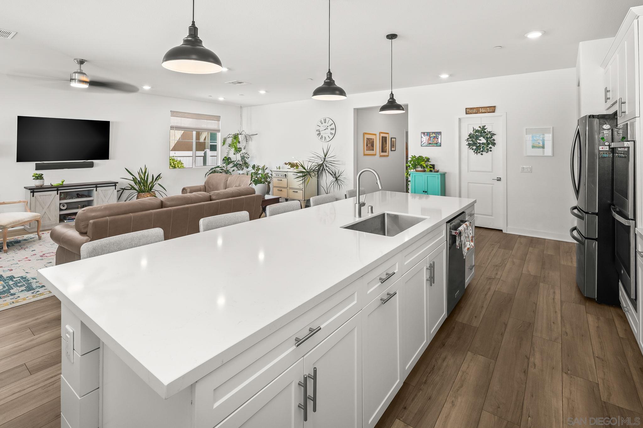 Detail Gallery Image 4 of 50 For 26626  Ash Smt, Menifee,  CA 92584 - 4 Beds | 2/1 Baths