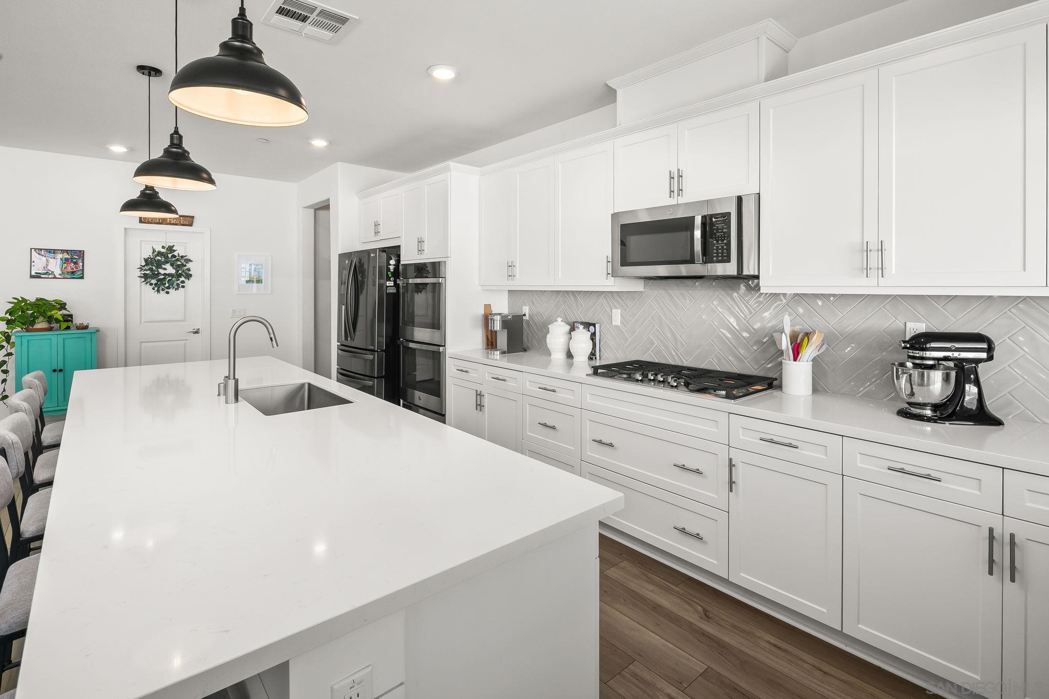 Detail Gallery Image 5 of 50 For 26626  Ash Smt, Menifee,  CA 92584 - 4 Beds | 2/1 Baths