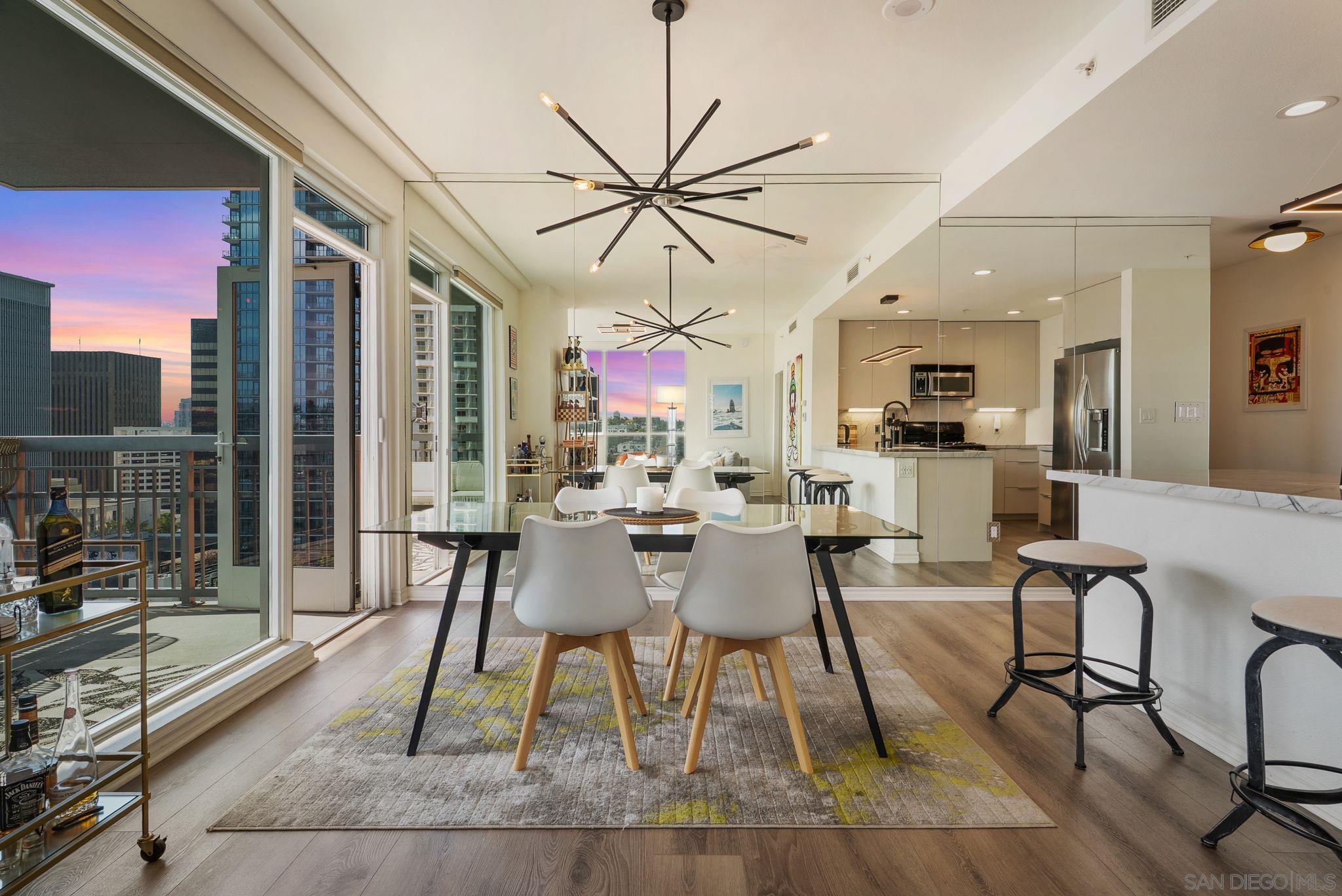 Detail Gallery Image 2 of 44 For 300 W Beech St  #1408,  San Diego,  CA 92101 - 2 Beds | 2 Baths