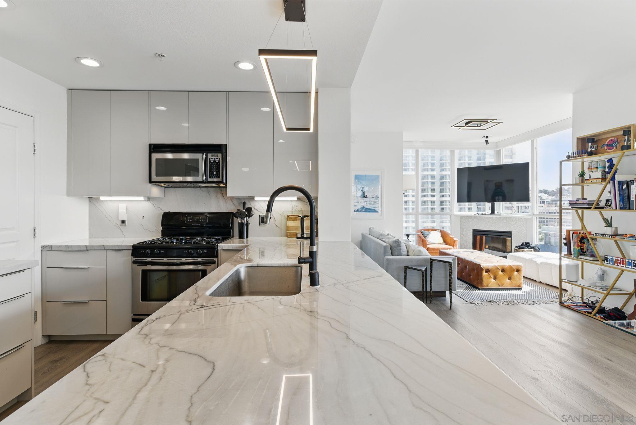 Detail Gallery Image 12 of 44 For 300 W Beech St  #1408,  San Diego,  CA 92101 - 2 Beds | 2 Baths