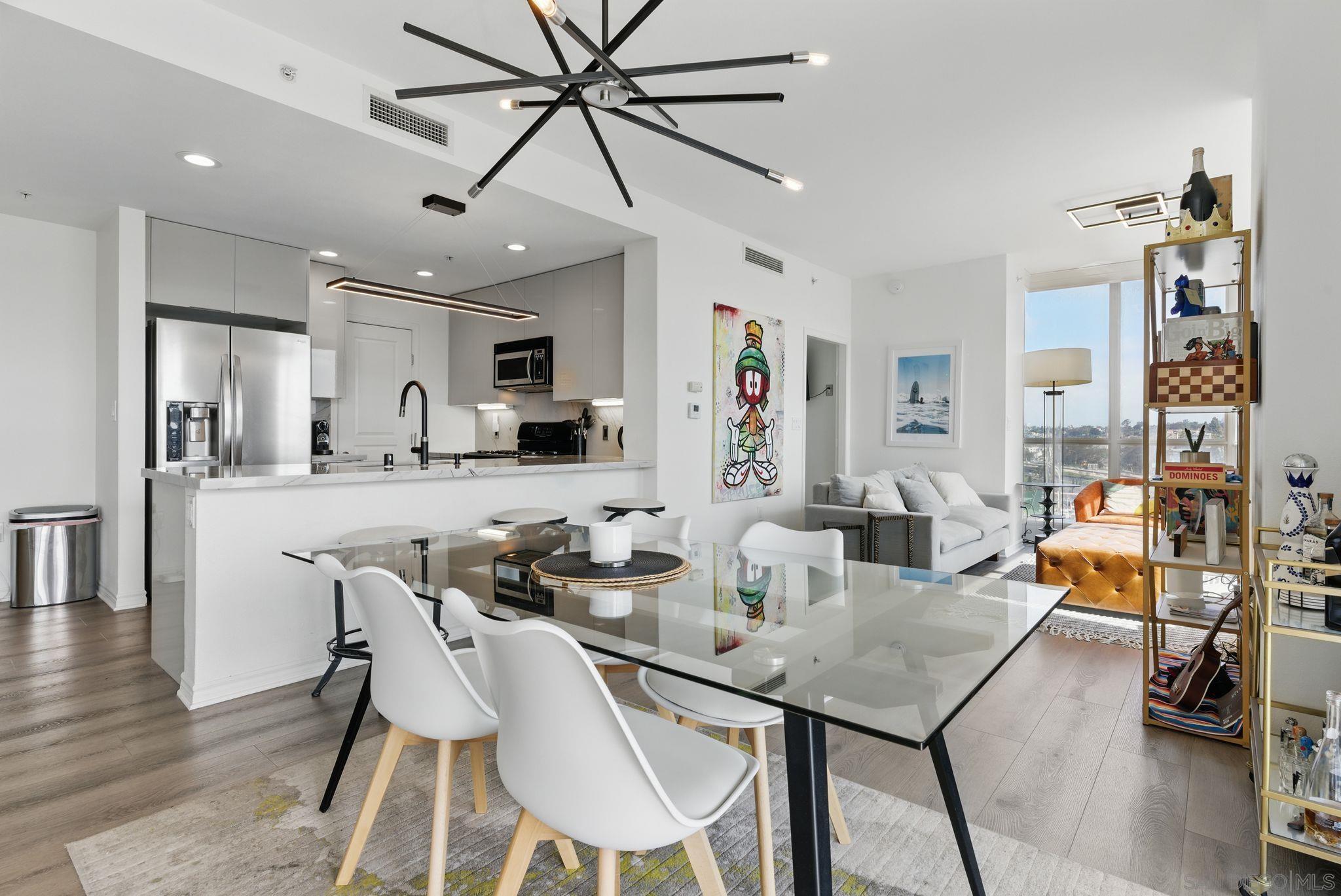 Detail Gallery Image 8 of 44 For 300 W Beech St  #1408,  San Diego,  CA 92101 - 2 Beds | 2 Baths