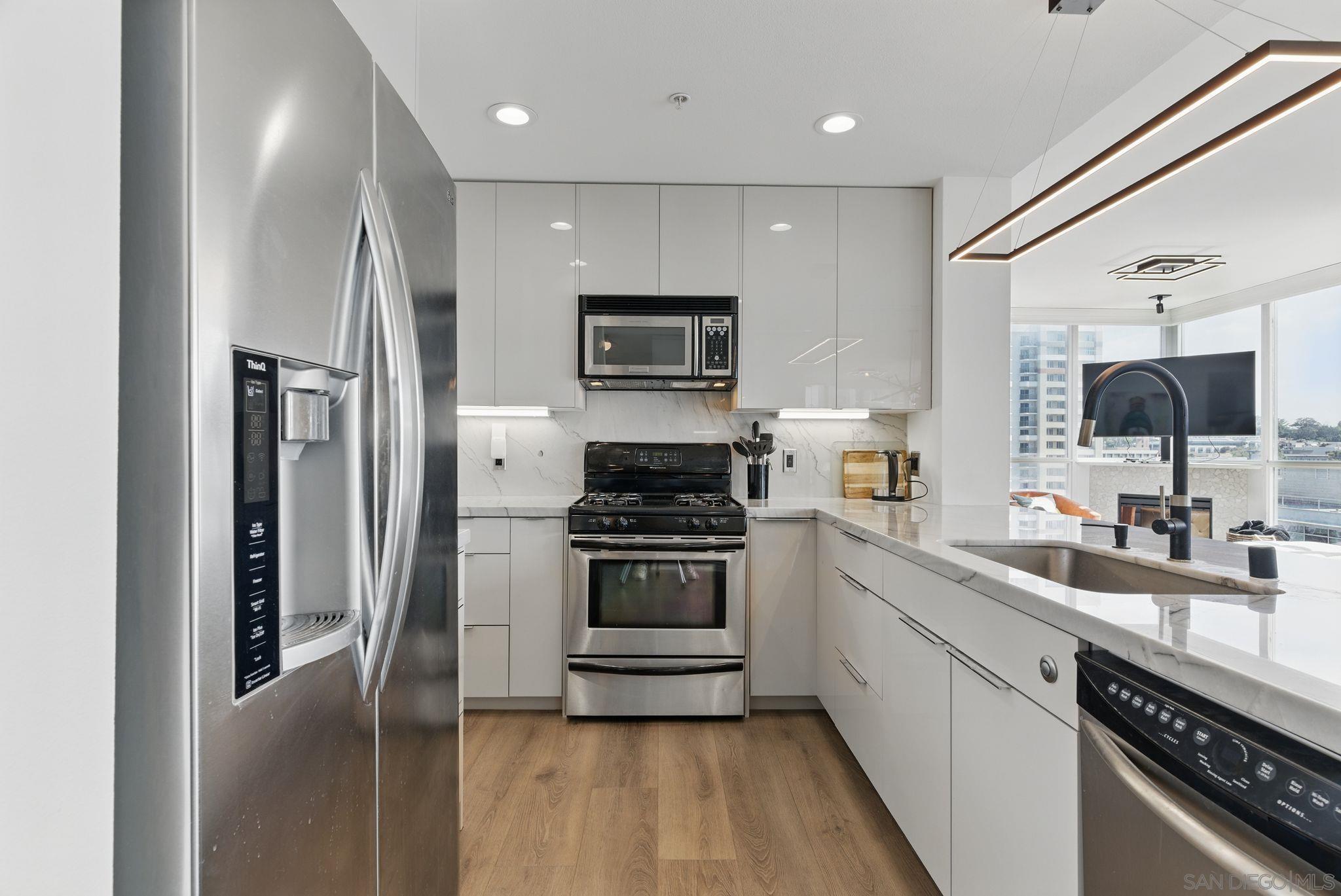 Detail Gallery Image 10 of 44 For 300 W Beech St  #1408,  San Diego,  CA 92101 - 2 Beds | 2 Baths