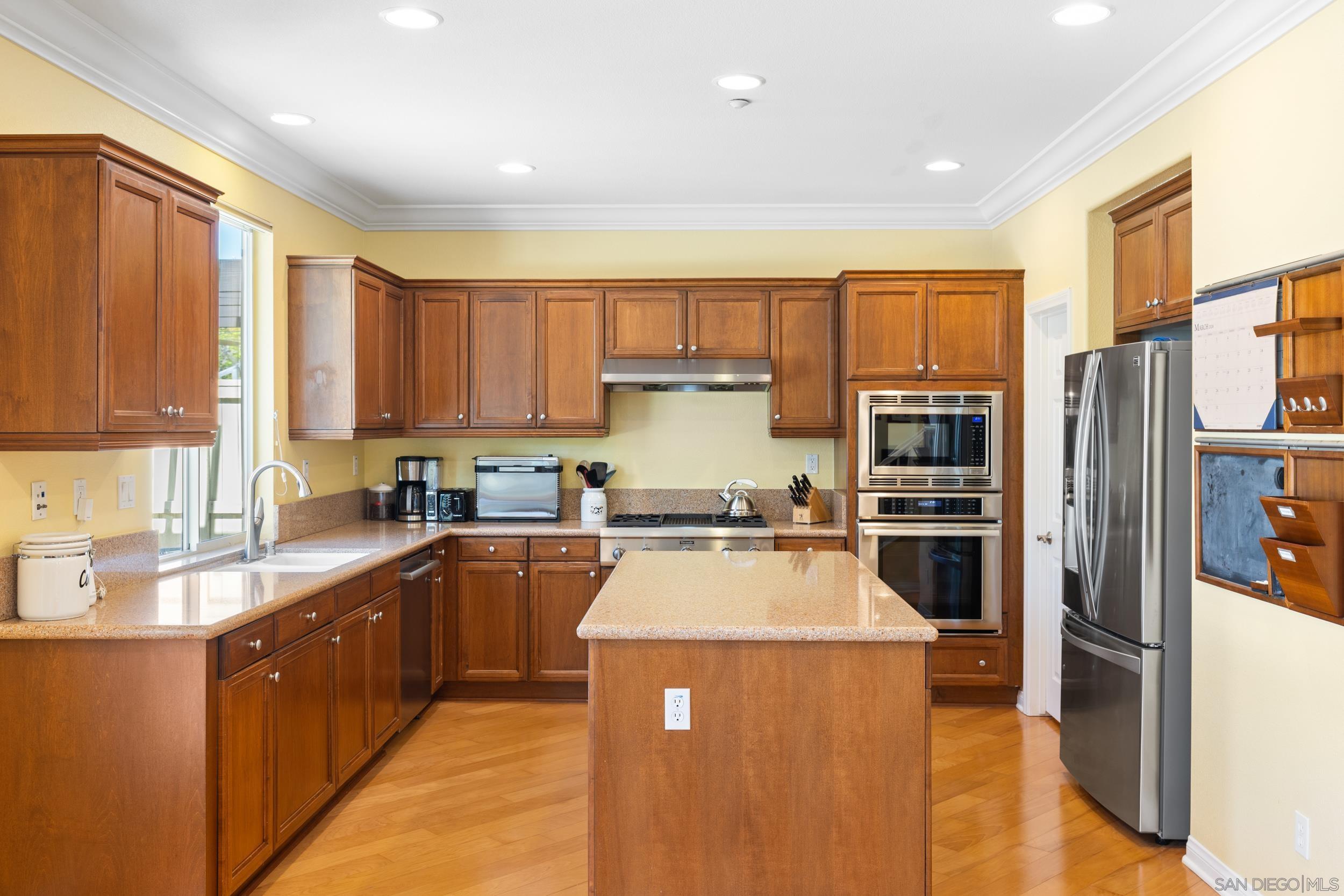 Detail Gallery Image 13 of 50 For 17052  Silver Pine Rd, San Diego,  CA 92127 - 4 Beds | 3/1 Baths