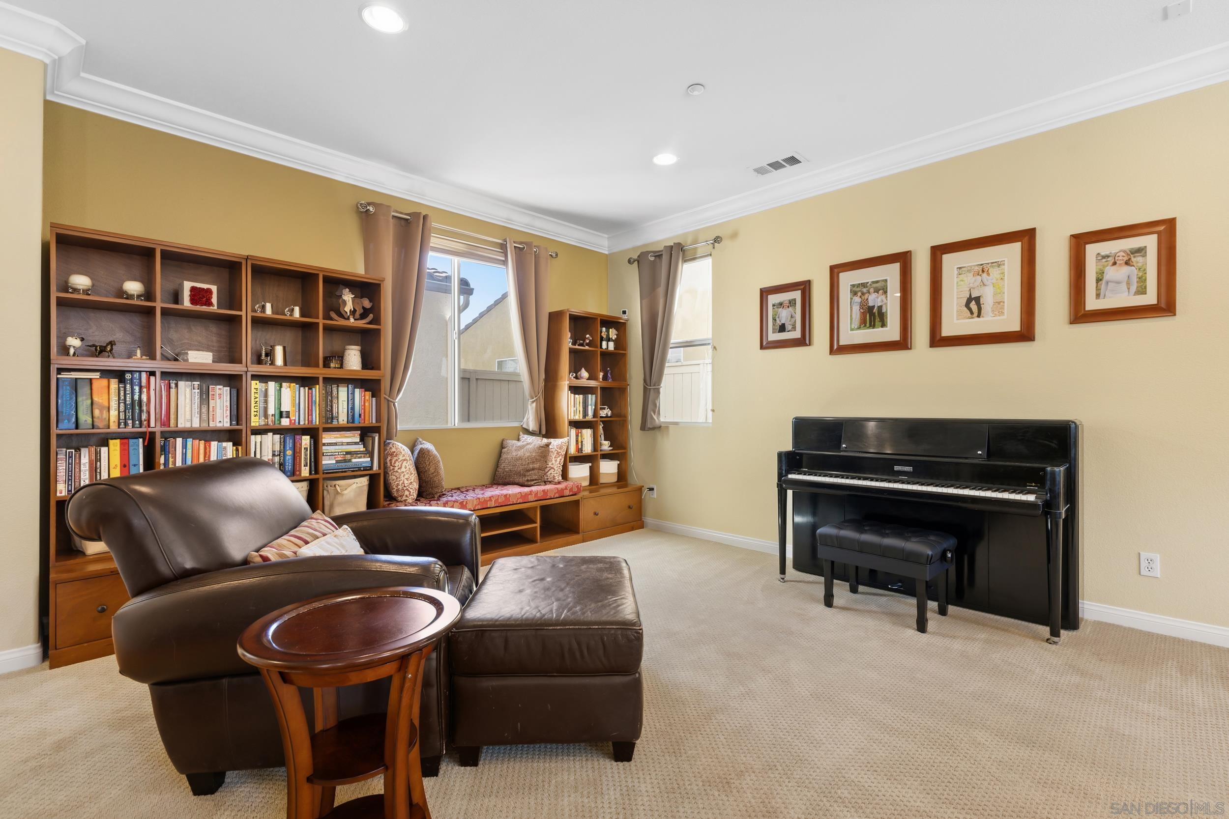 Detail Gallery Image 10 of 50 For 17052  Silver Pine Rd, San Diego,  CA 92127 - 4 Beds | 3/1 Baths