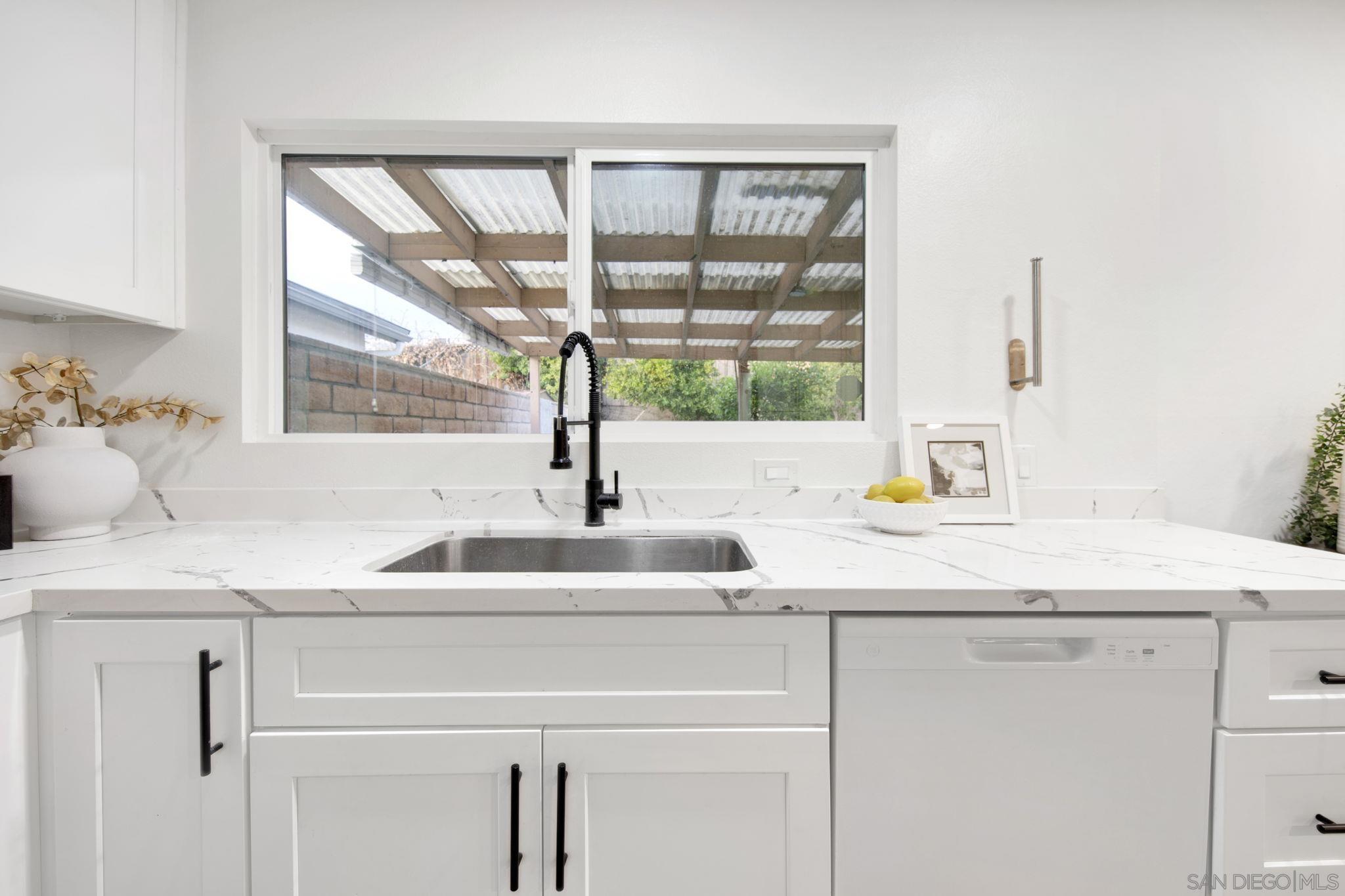 Detail Gallery Image 13 of 42 For 1725  Glenridge Cir, West Covina,  CA 91792 - 4 Beds | 3 Baths