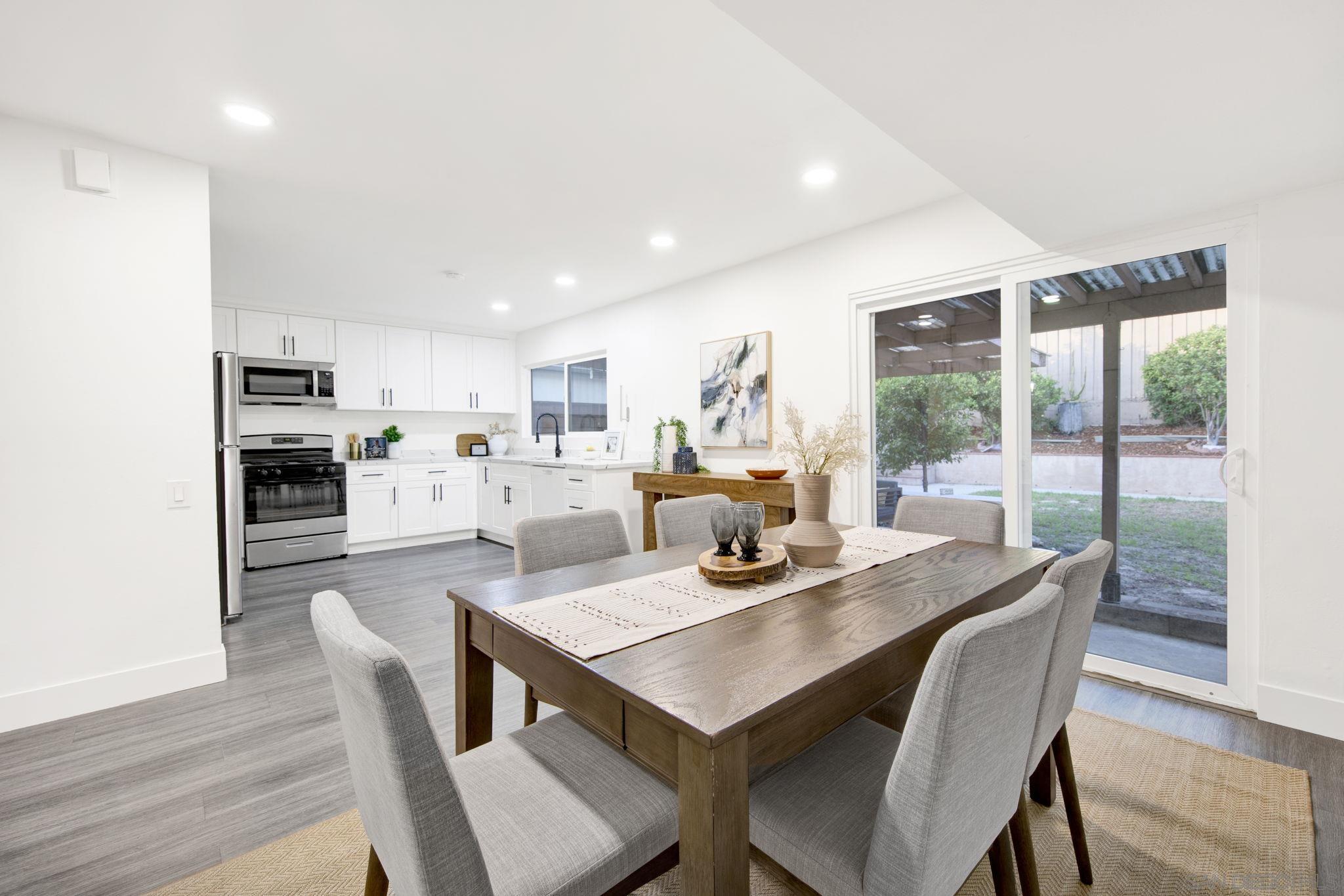 Detail Gallery Image 4 of 42 For 1725  Glenridge Cir, West Covina,  CA 91792 - 4 Beds | 3 Baths