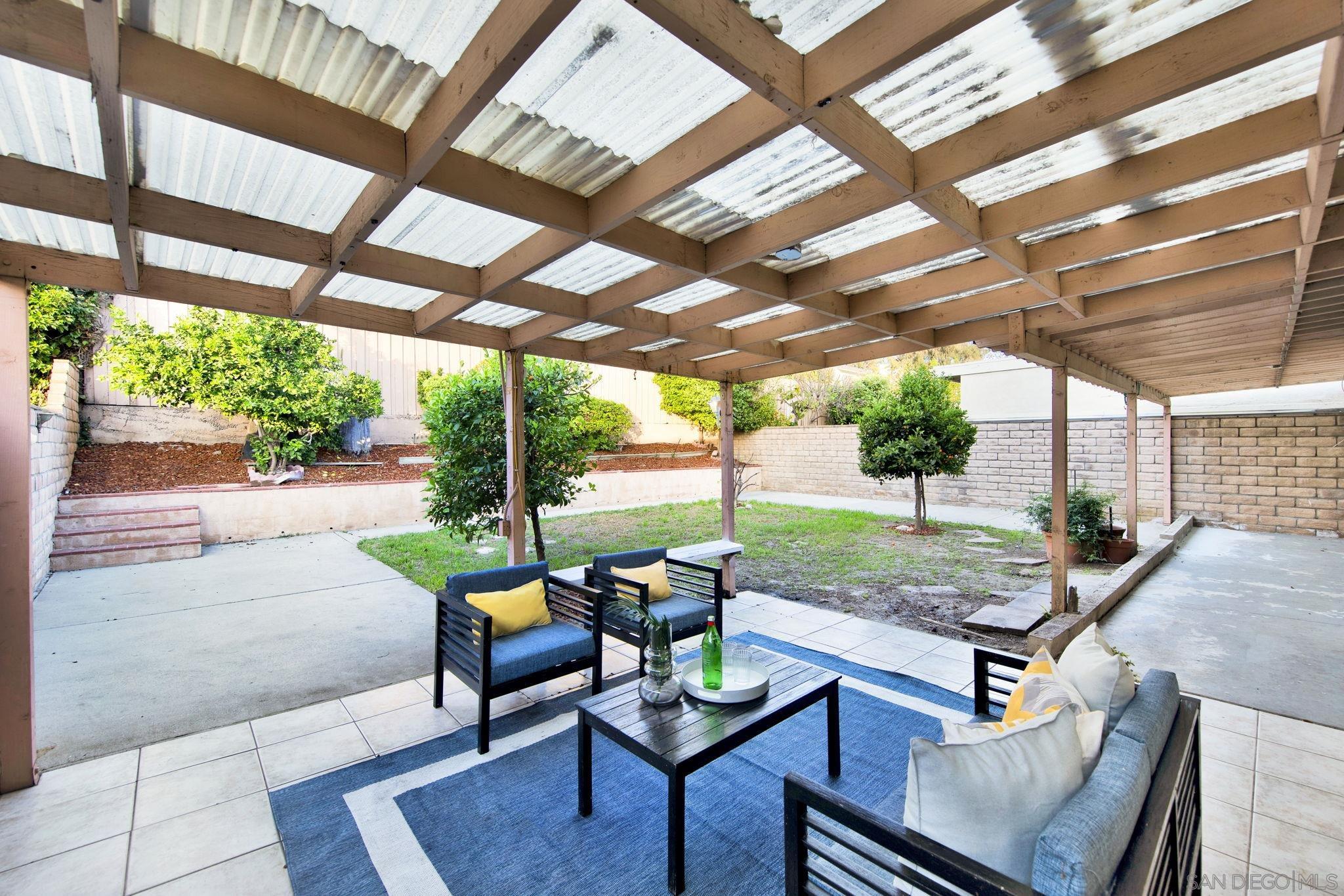 Detail Gallery Image 5 of 42 For 1725  Glenridge Cir, West Covina,  CA 91792 - 4 Beds | 3 Baths