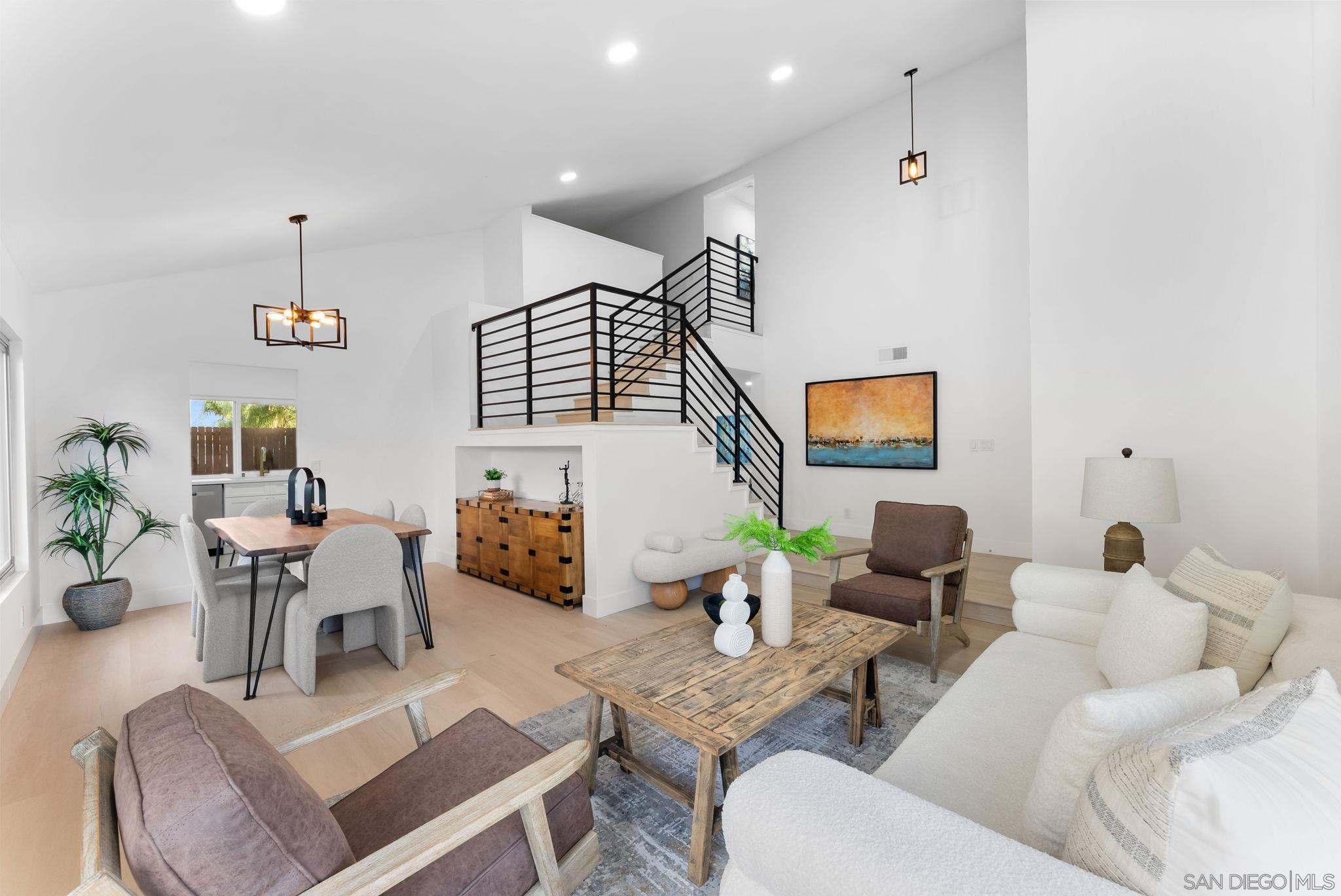 Detail Gallery Image 2 of 35 For 1215  Armstrong Circle, Escondido,  CA 92027 - 4 Beds | 2/1 Baths