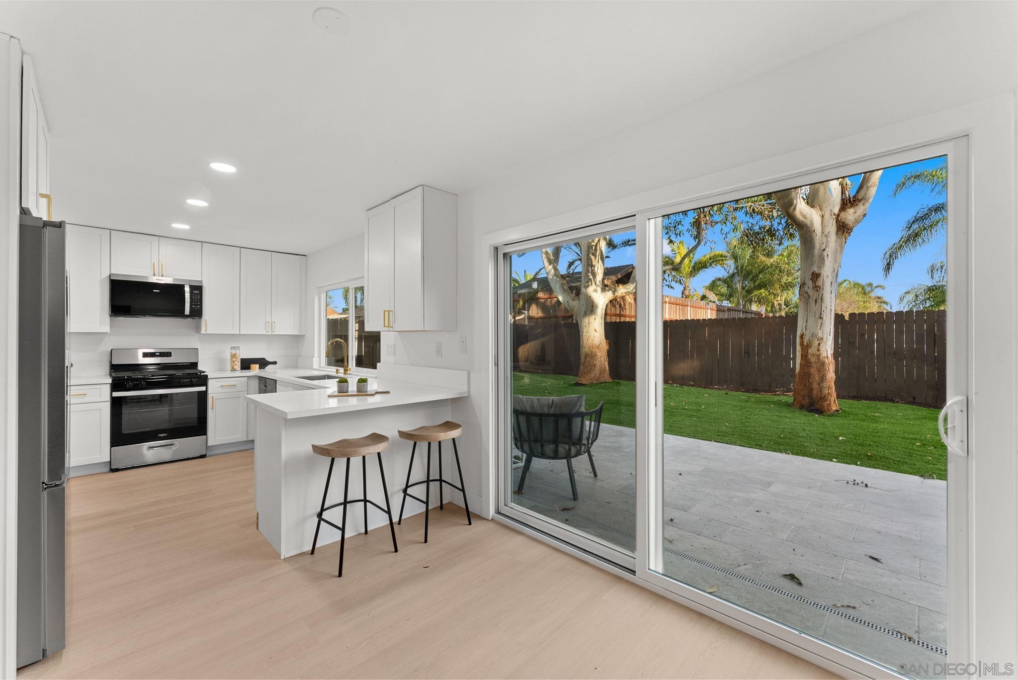 Detail Gallery Image 13 of 35 For 1215  Armstrong Circle, Escondido,  CA 92027 - 4 Beds | 2/1 Baths