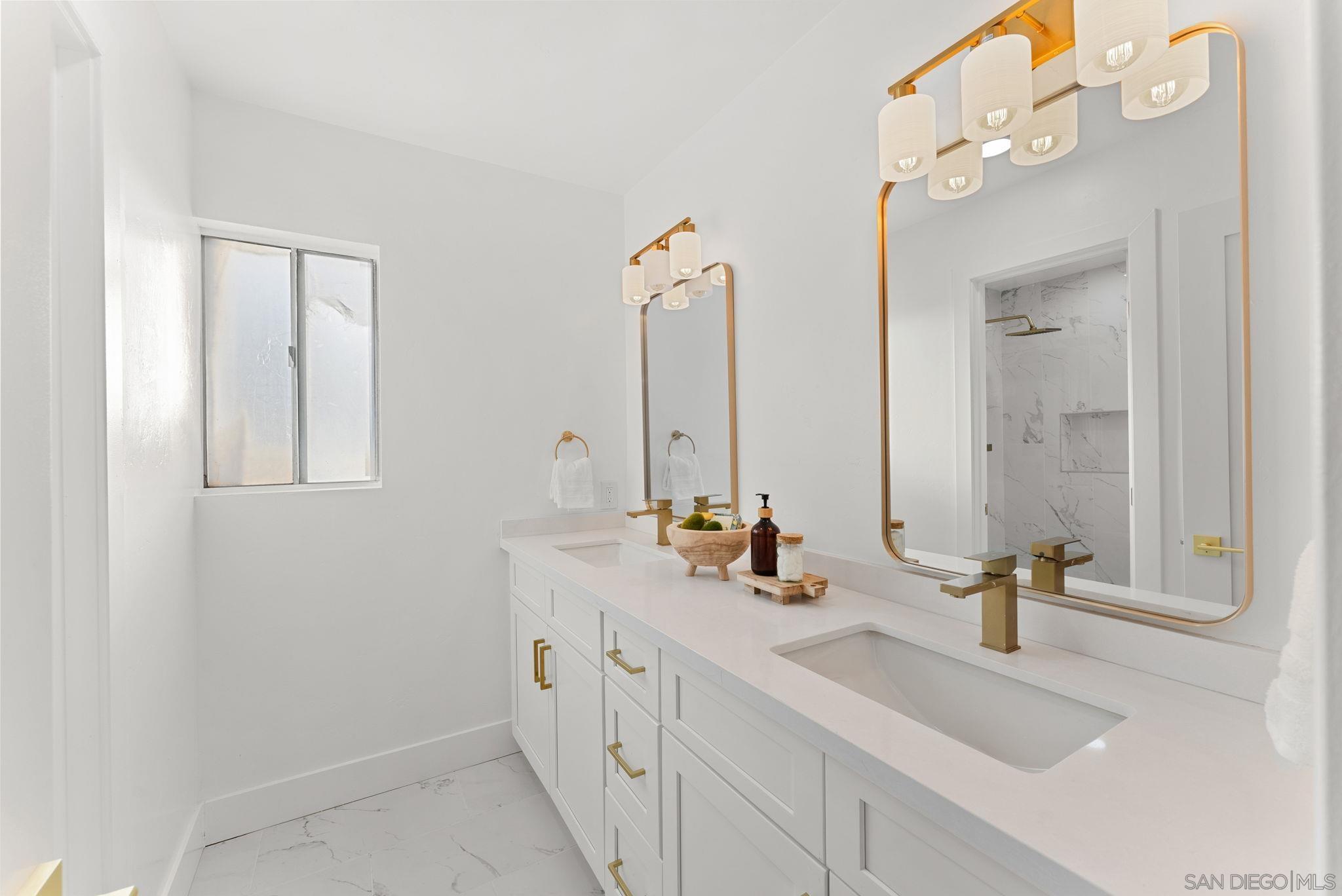 Detail Gallery Image 19 of 35 For 1215  Armstrong Circle, Escondido,  CA 92027 - 4 Beds | 2/1 Baths