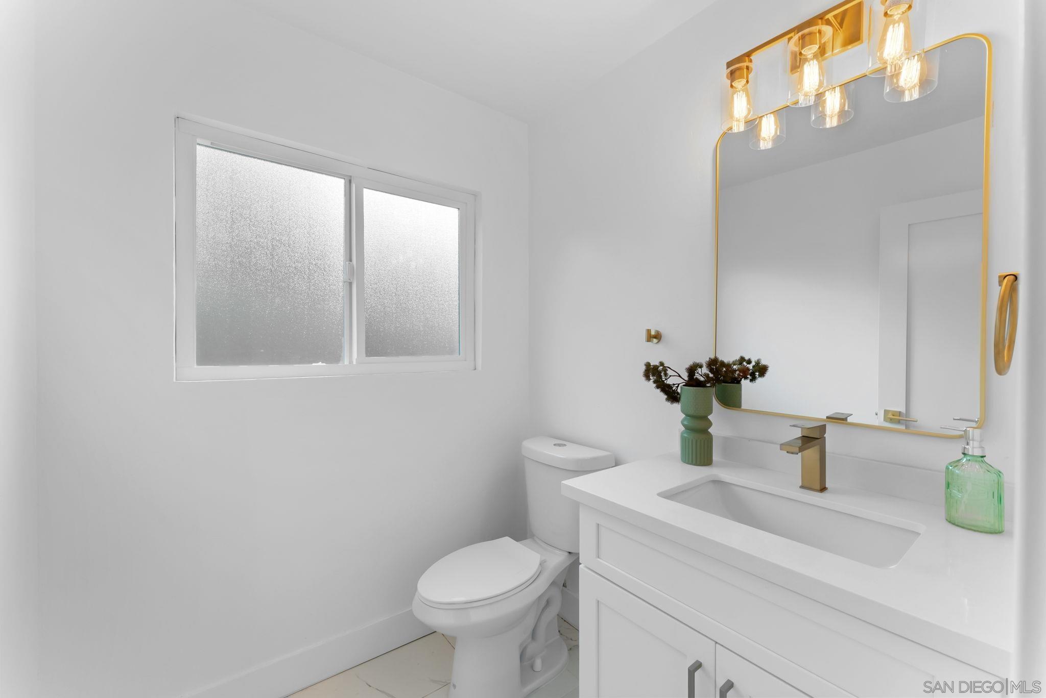 Detail Gallery Image 22 of 35 For 1215  Armstrong Circle, Escondido,  CA 92027 - 4 Beds | 2/1 Baths