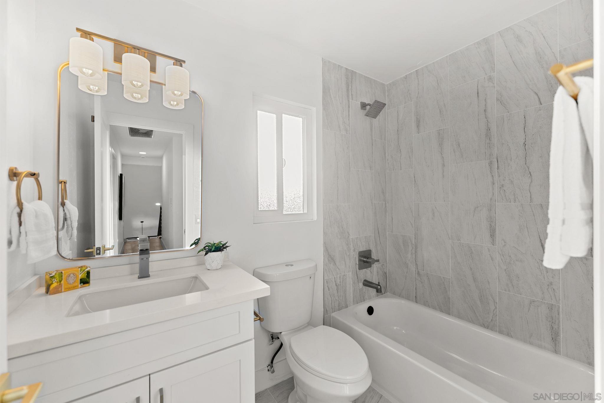 Detail Gallery Image 25 of 35 For 1215  Armstrong Circle, Escondido,  CA 92027 - 4 Beds | 2/1 Baths