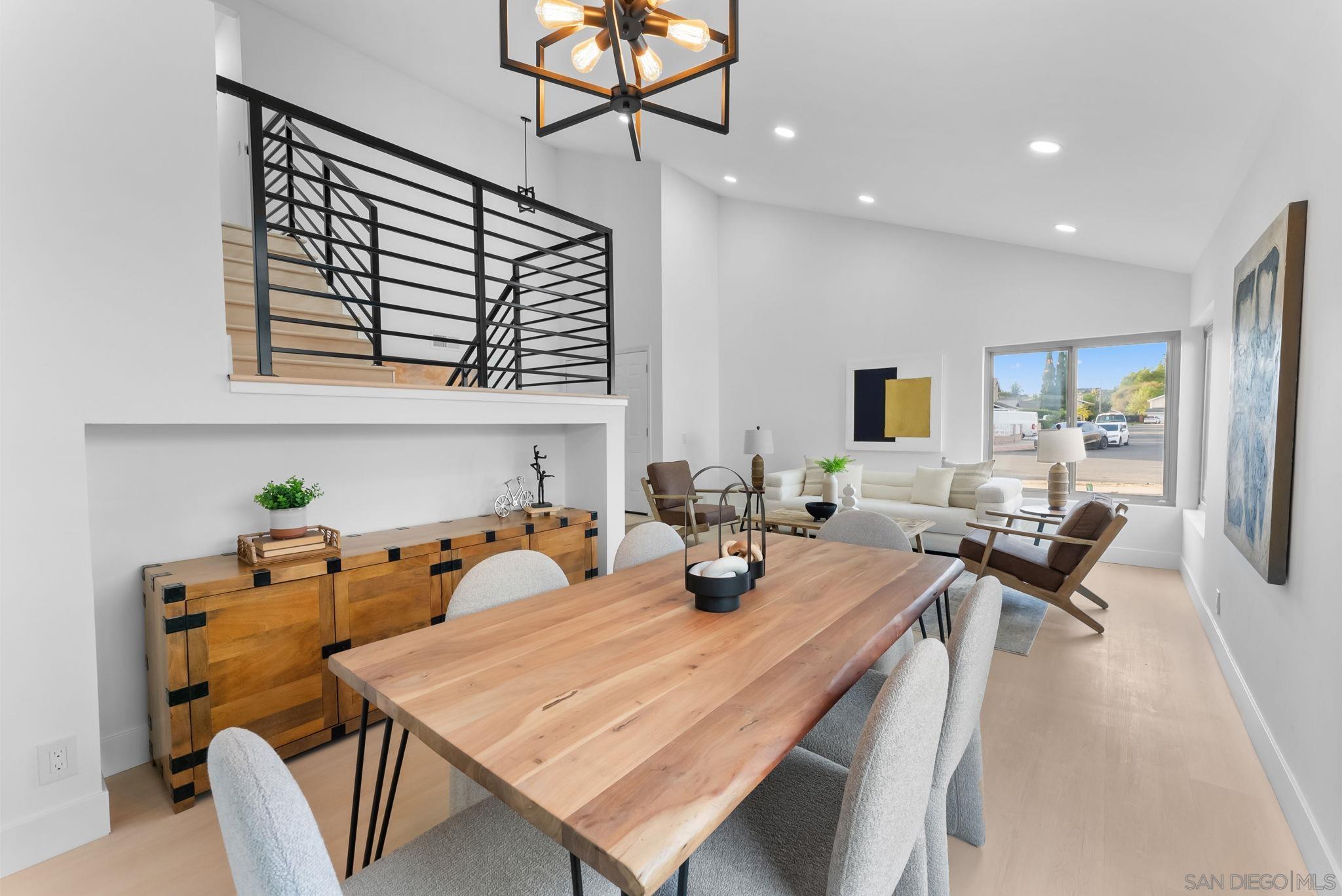 Detail Gallery Image 5 of 35 For 1215  Armstrong Circle, Escondido,  CA 92027 - 4 Beds | 2/1 Baths